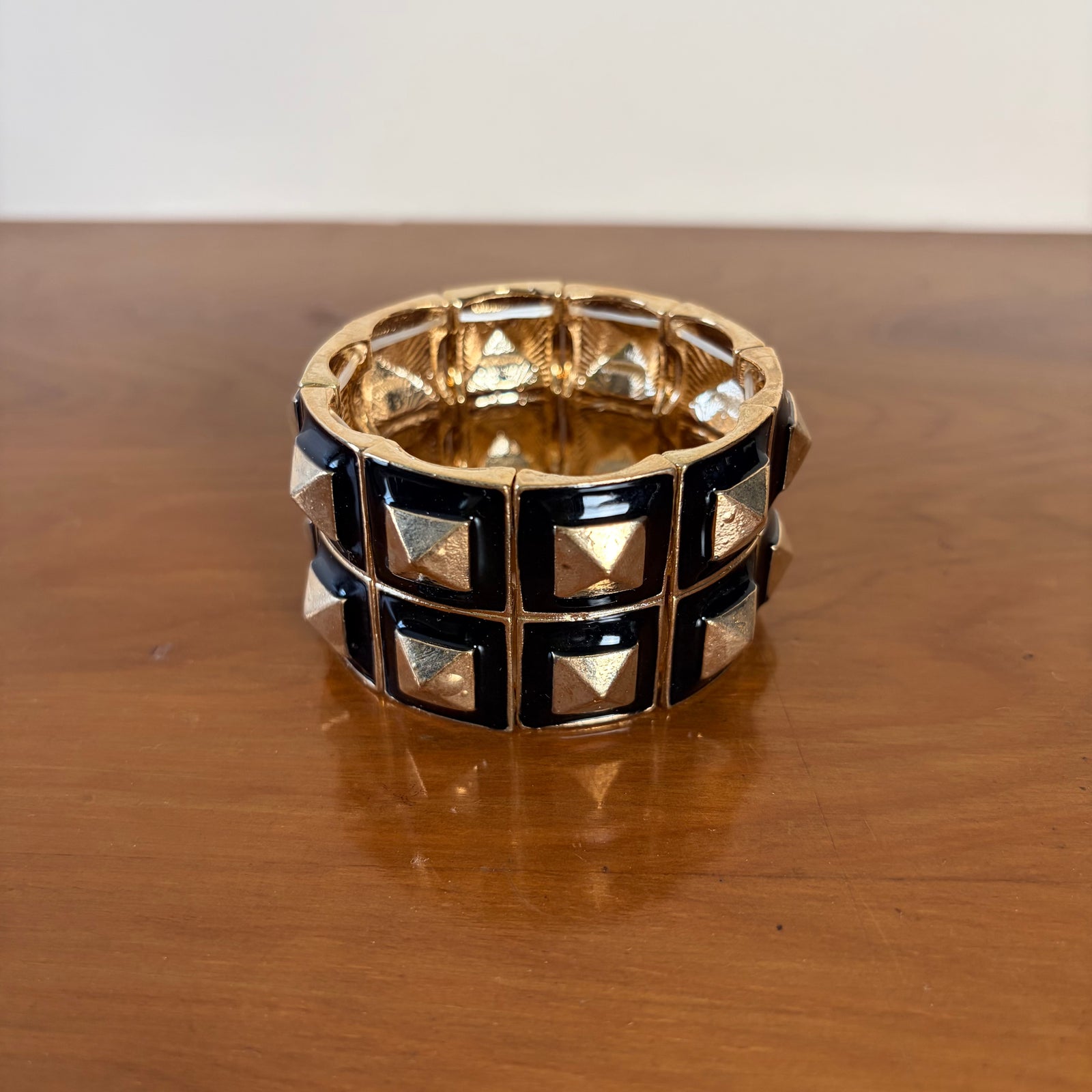 Studded elasticated statement bracelet 'SHERRY'