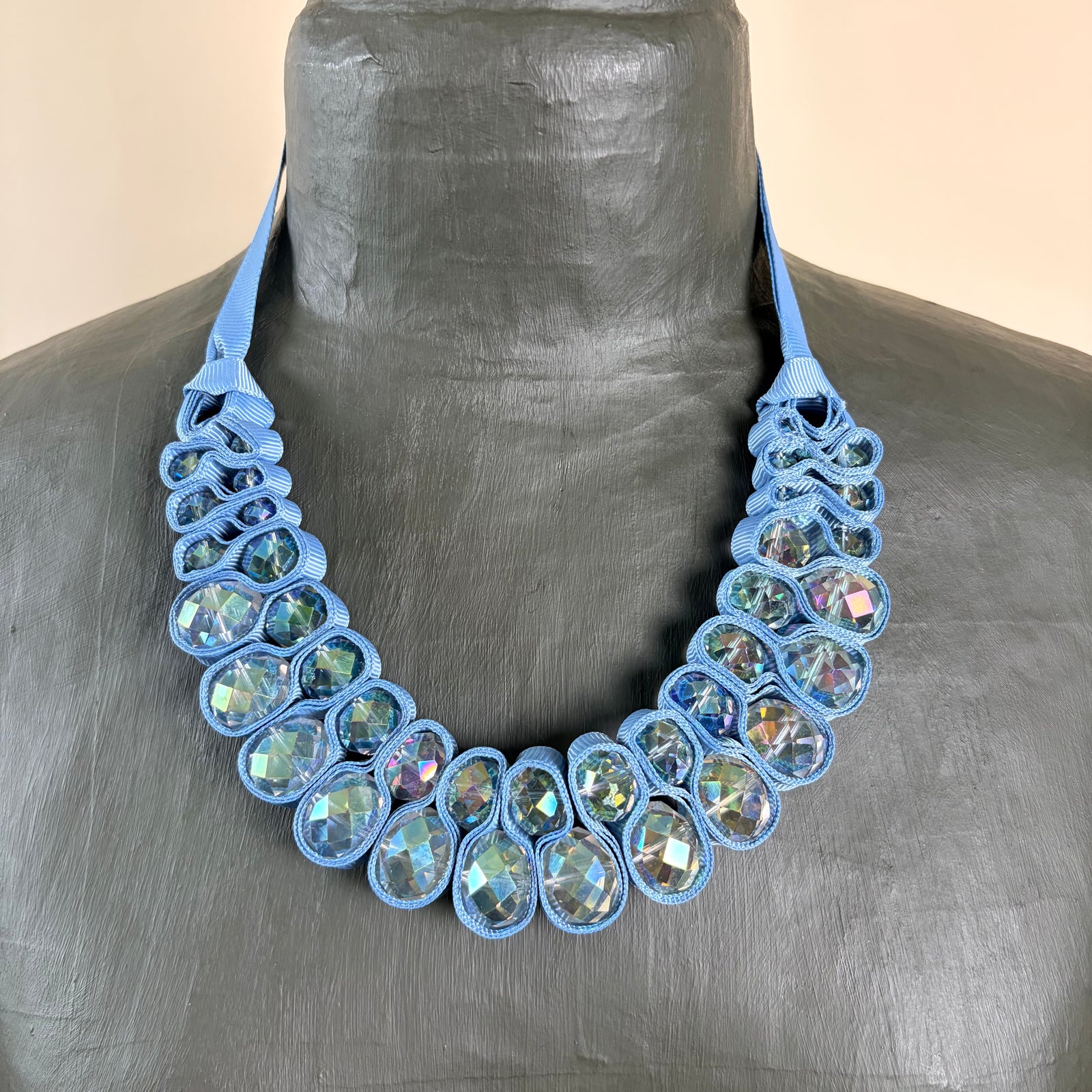 Ribbon and bead choker necklace 'ANN'