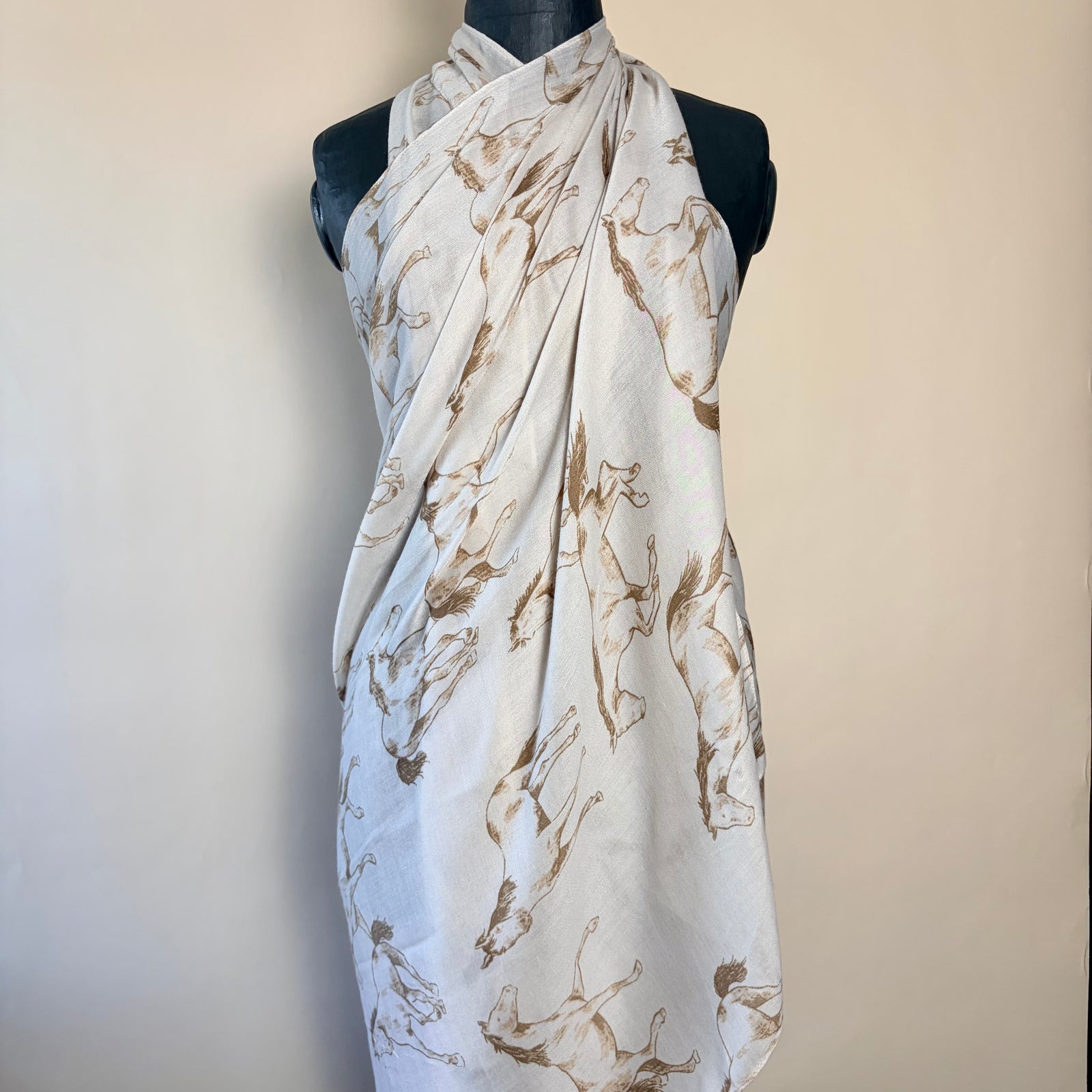 Lightweight long scarf/sarong with horse design 'LAVENHAM'