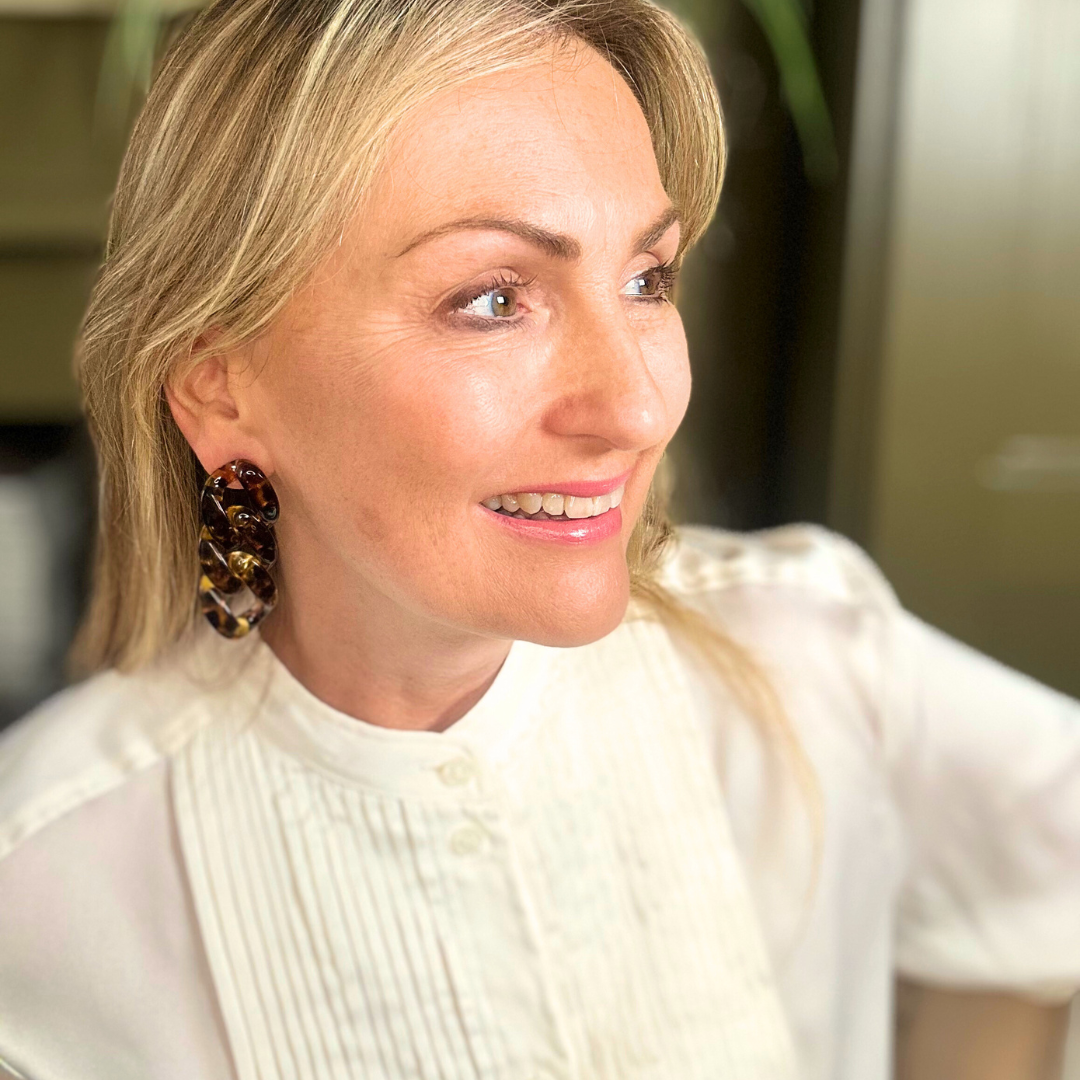 CAROLE resin link drop earring