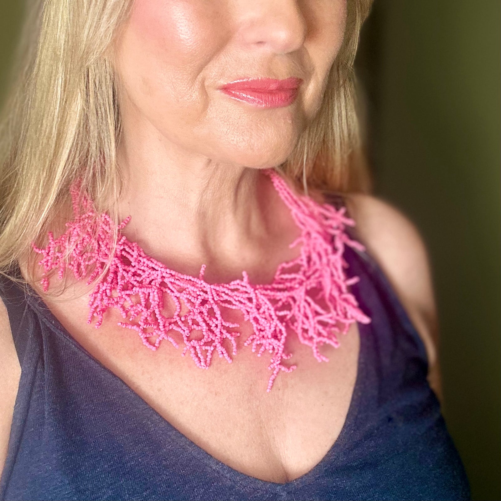 Resin coral beaded choker necklace 'ARIANA'