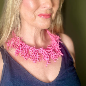 Resin coral beaded choker necklace 'ARIANA'