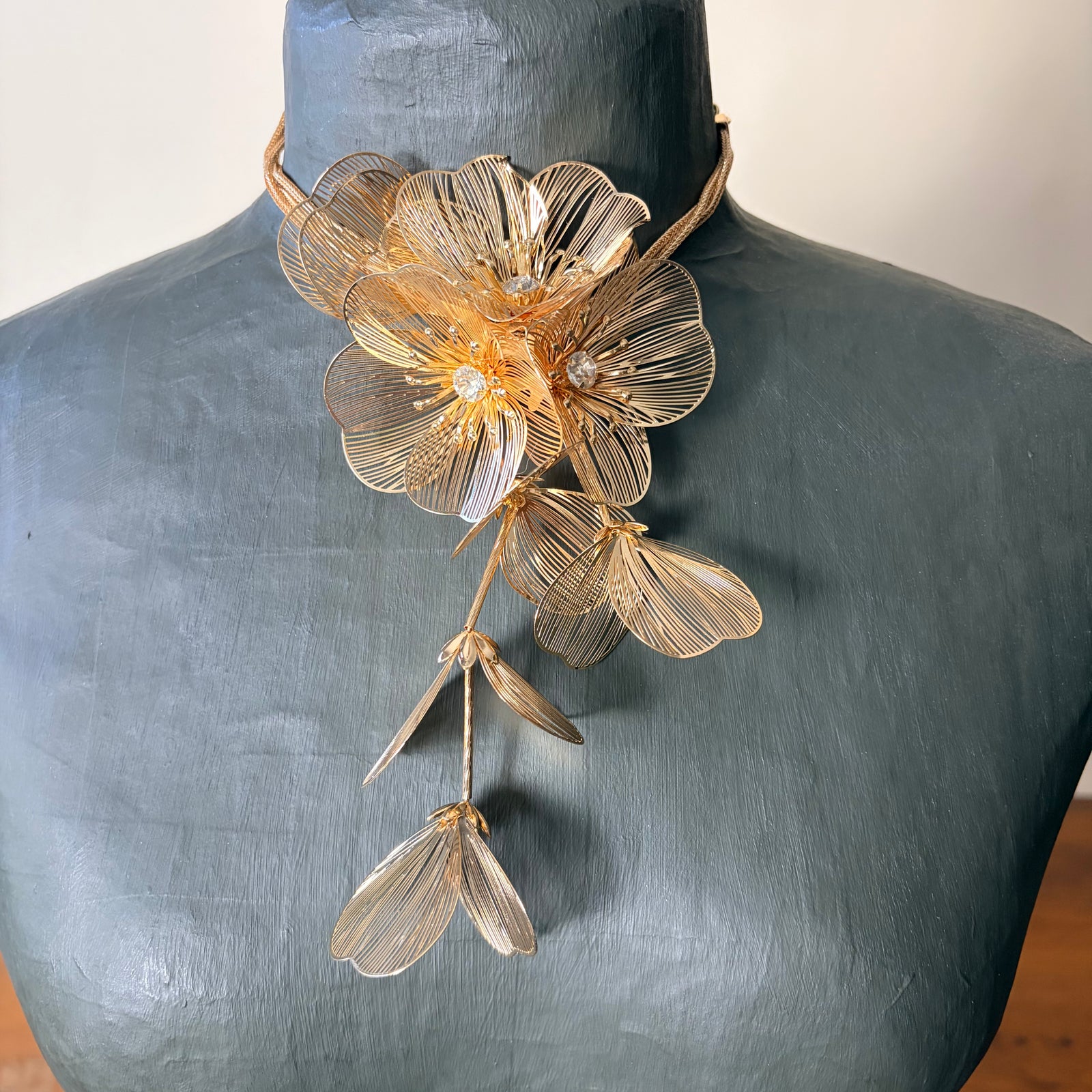Filigree flower statement choker necklace 'ALYSSA'