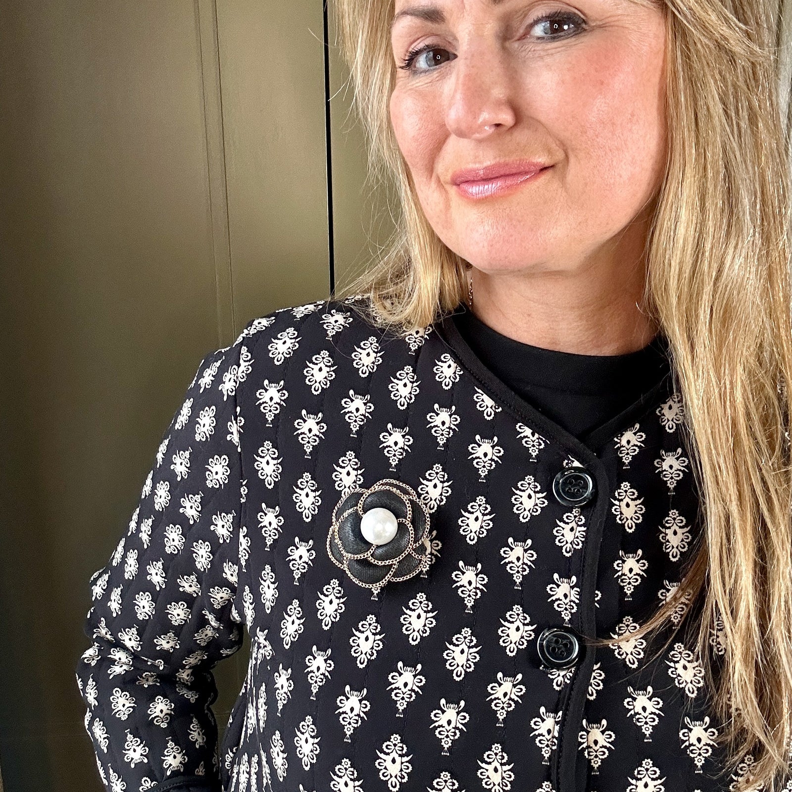 CAMELIA fabric flower brooch with chain edge