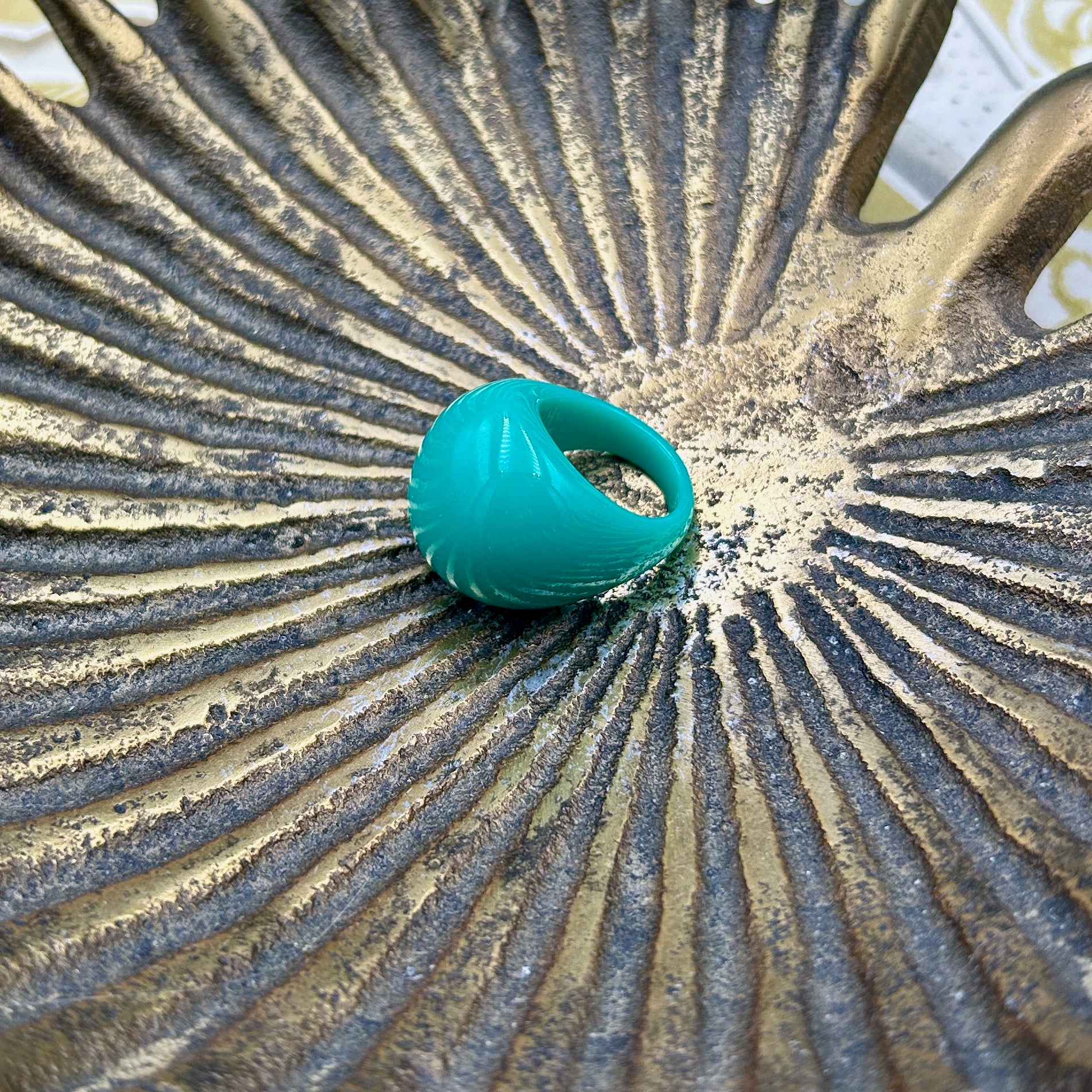 'Poppy' dome shaped resin cocktail ring