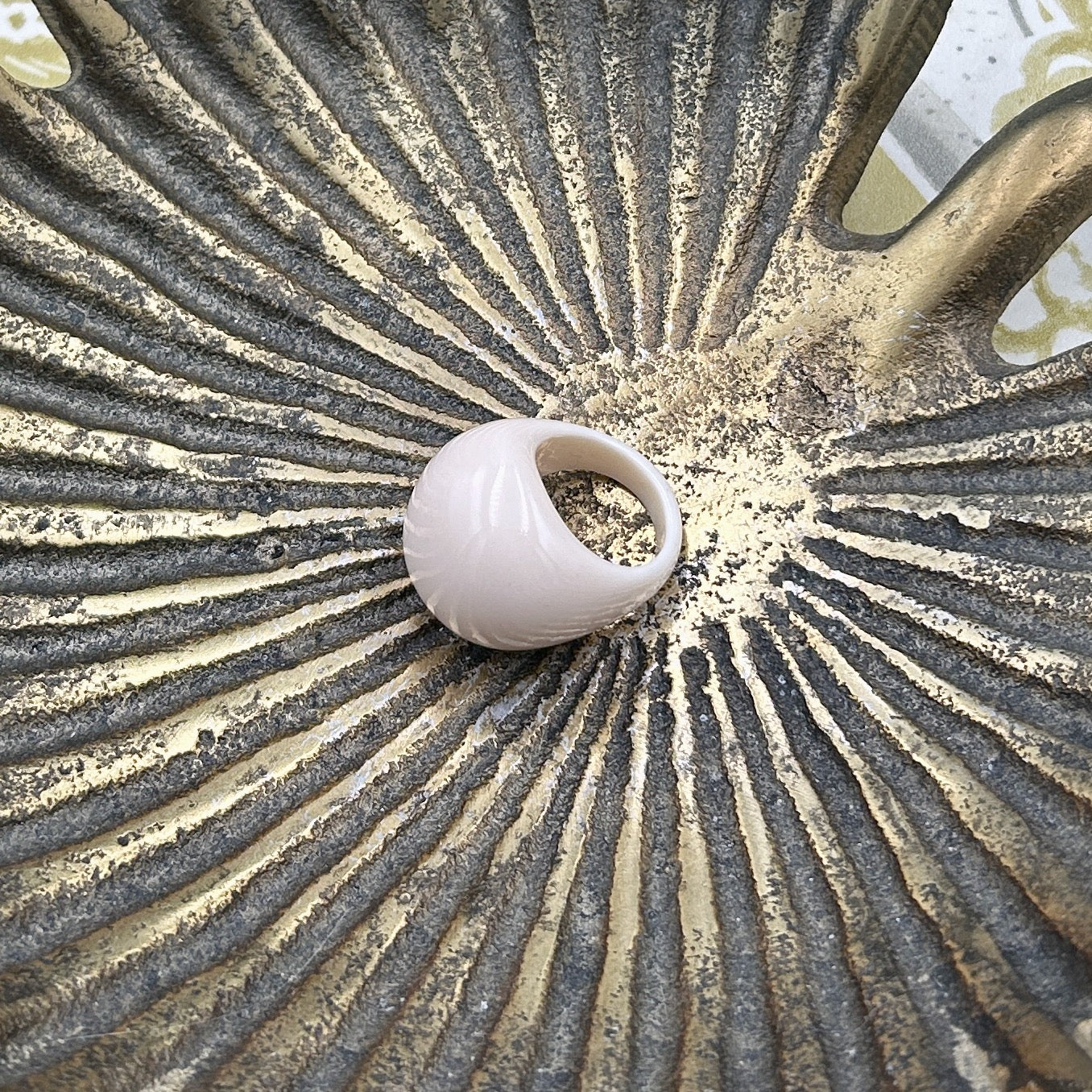 'Poppy' dome shaped resin cocktail ring