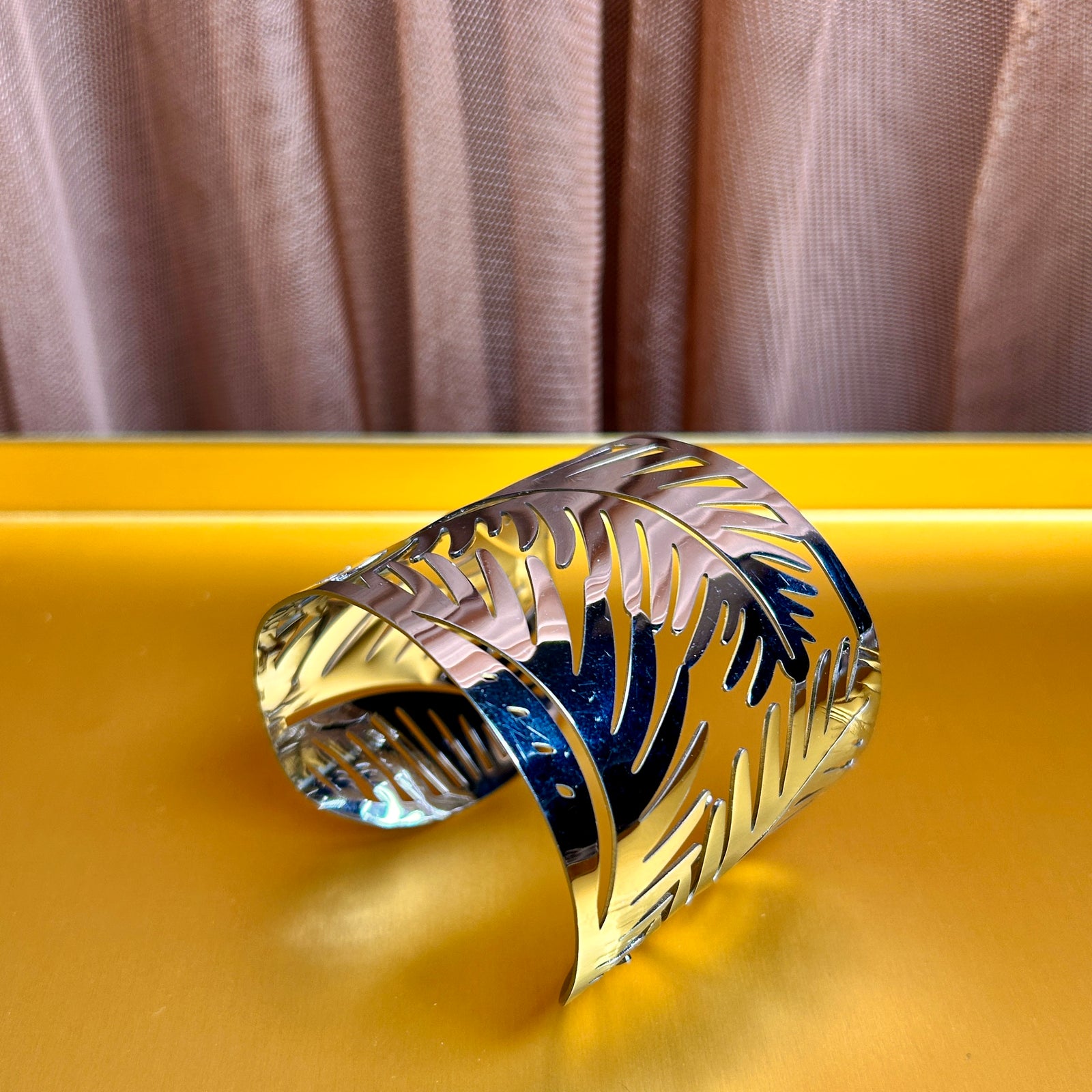 HATTIE openwork leaf design cuff bracelet