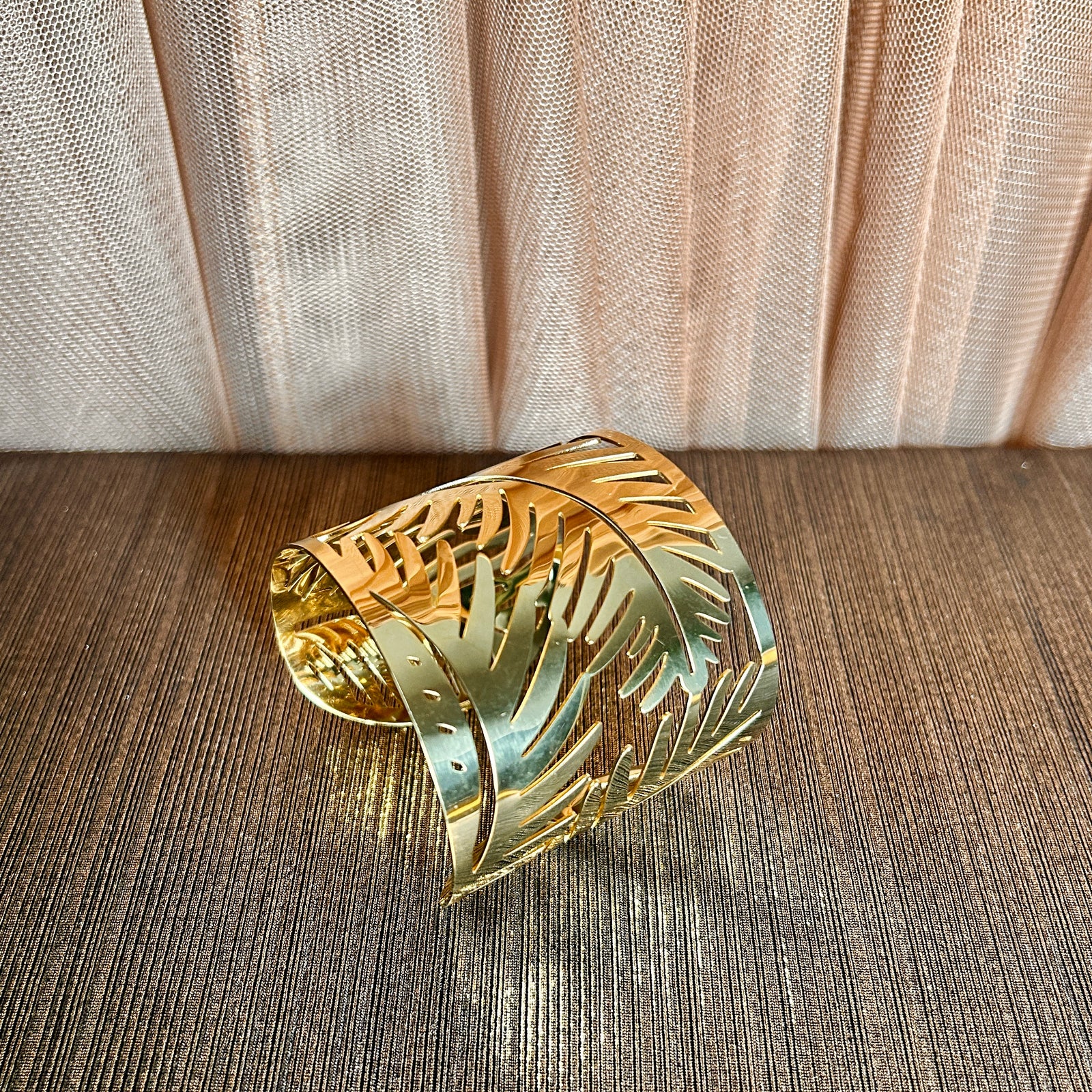 HATTIE openwork leaf design cuff bracelet