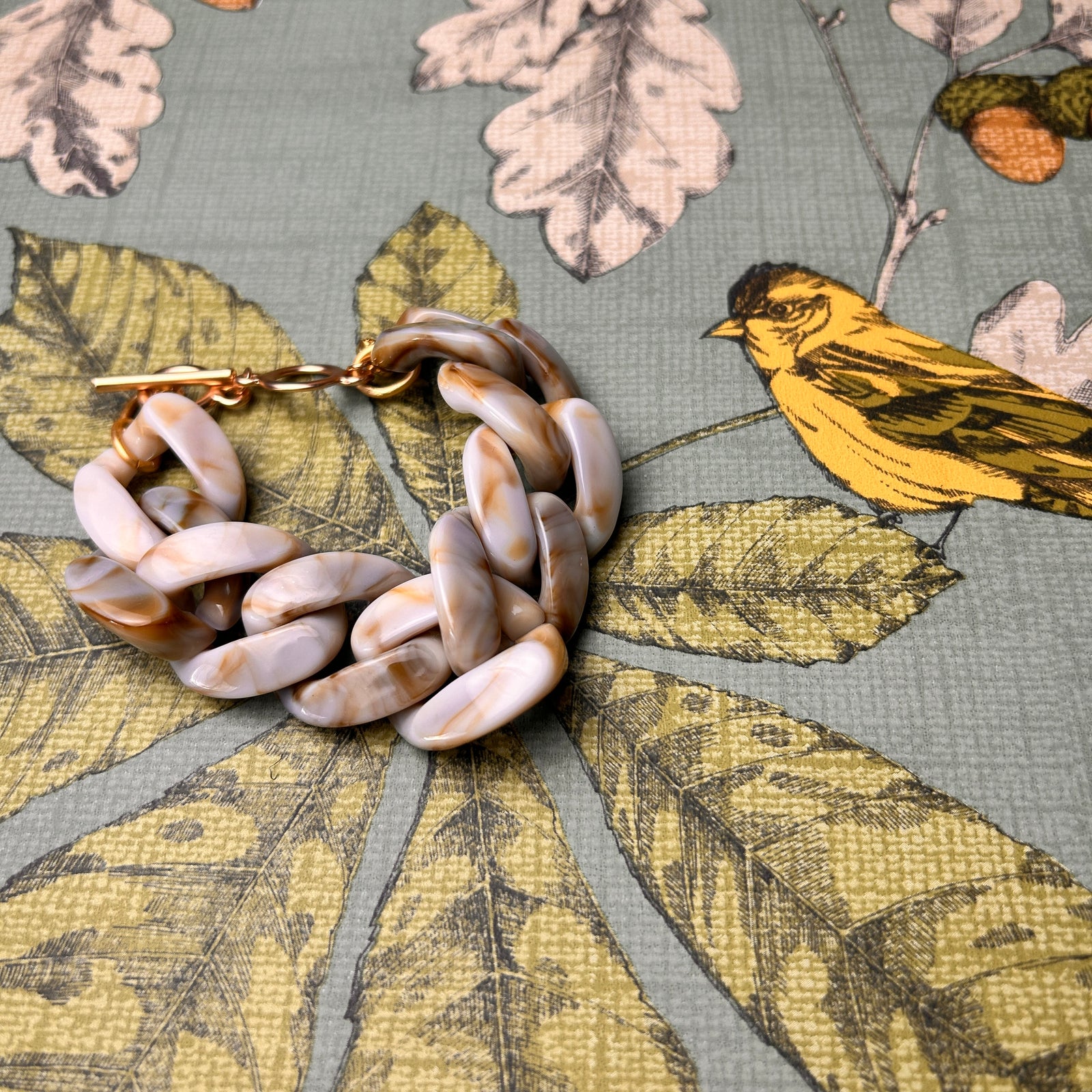 MADELAINE resin link bracelet