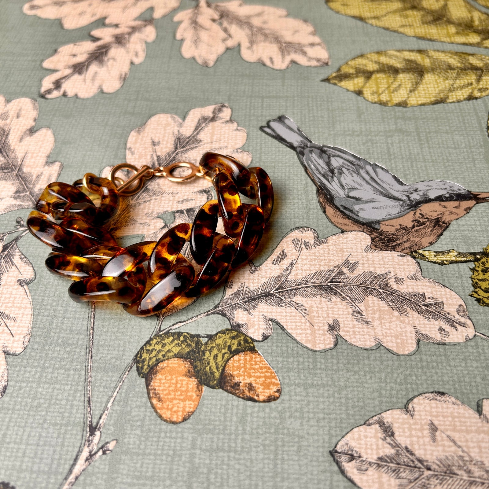 MADELAINE resin link bracelet