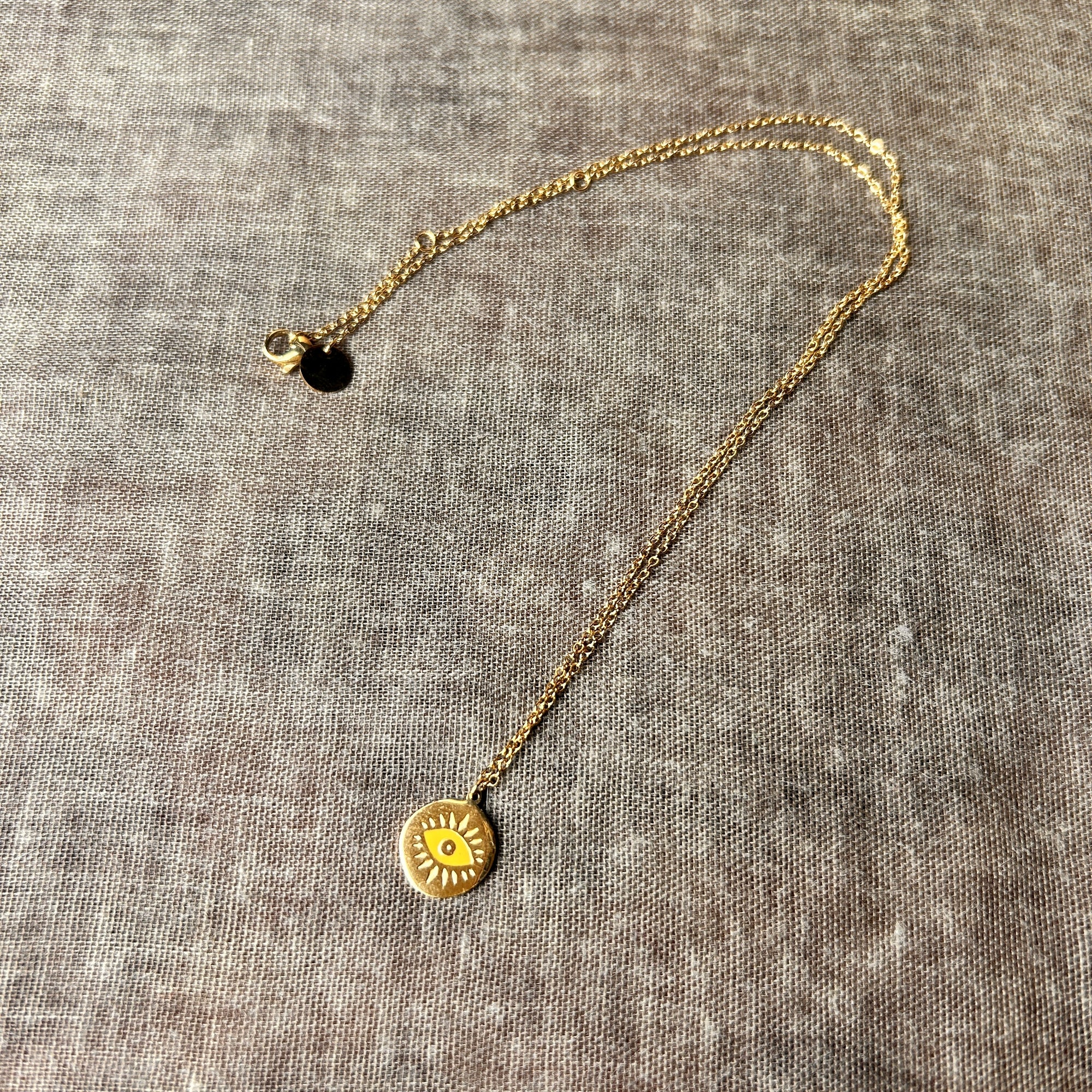 'Zelda' chain necklace with small evil eye pendant