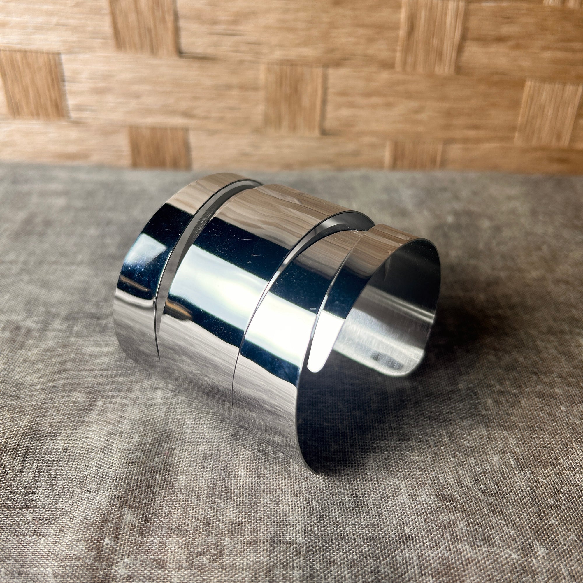 'Emma' contemporary interlocked steel cuff bracelet