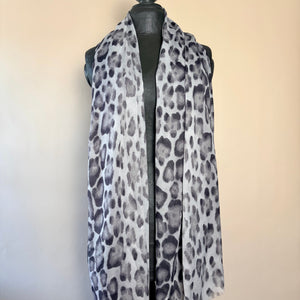 Lightweight leopard print scarf/sarong 'SALCOMBE'