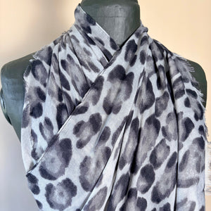 Lightweight leopard print scarf/sarong 'SALCOMBE'