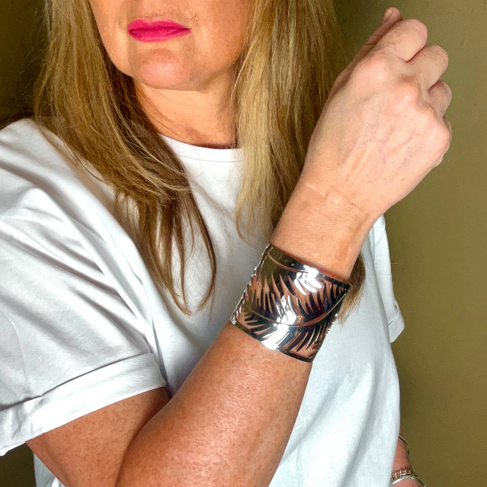 HATTIE openwork leaf design cuff bracelet