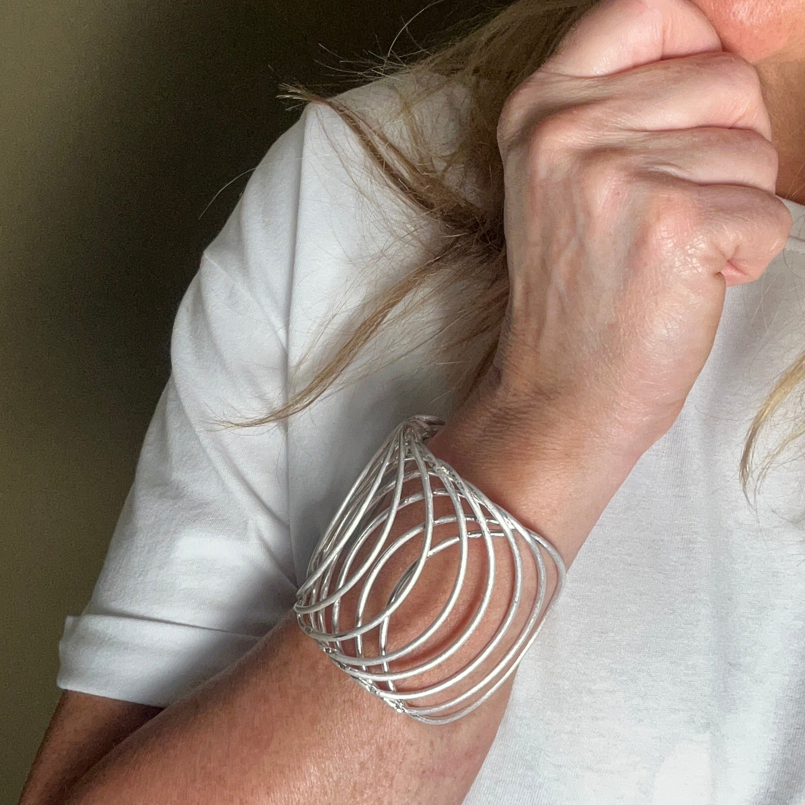 'Alberta' metal circle design cuff bracelet