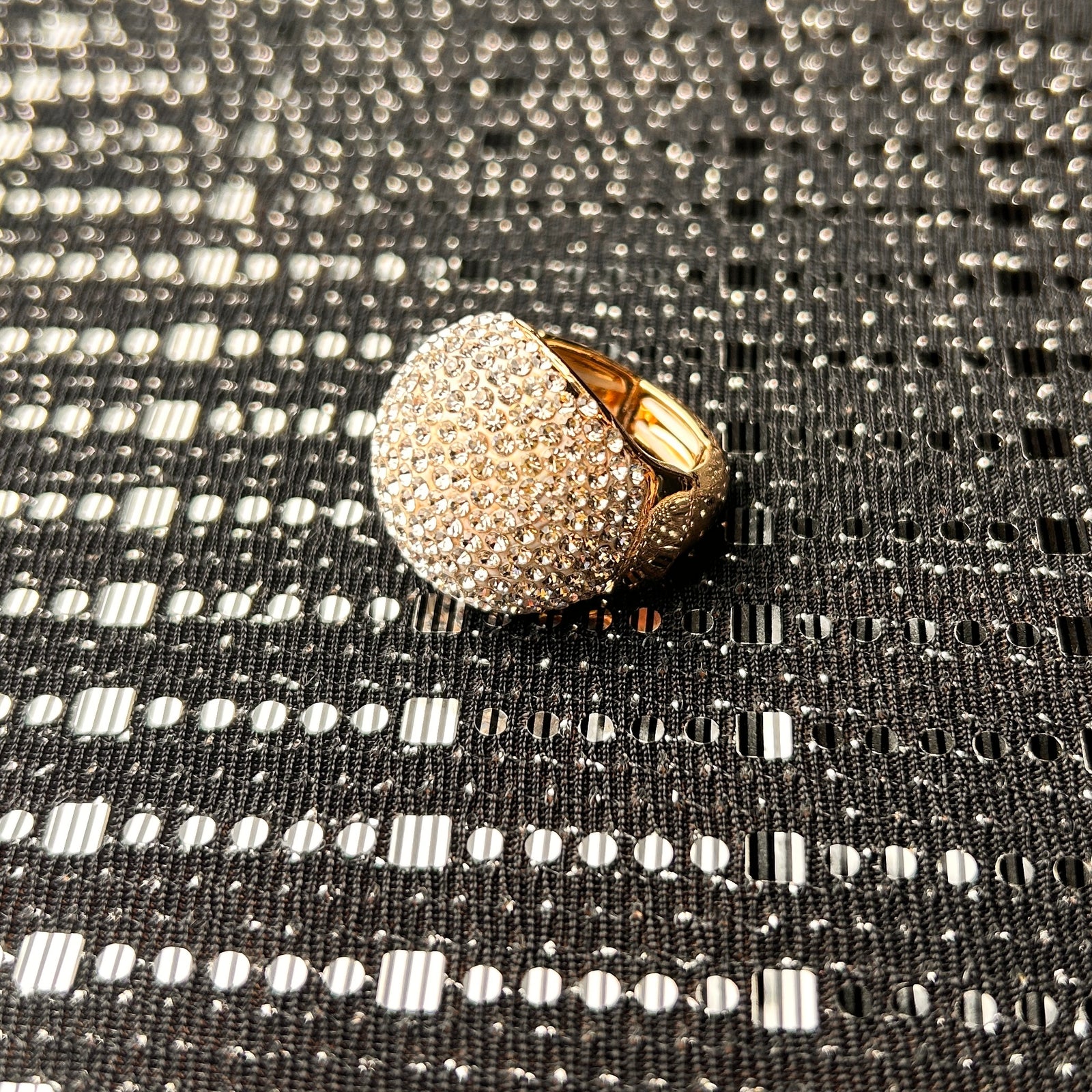 WILLAMINA crystal stretch cocktail ring