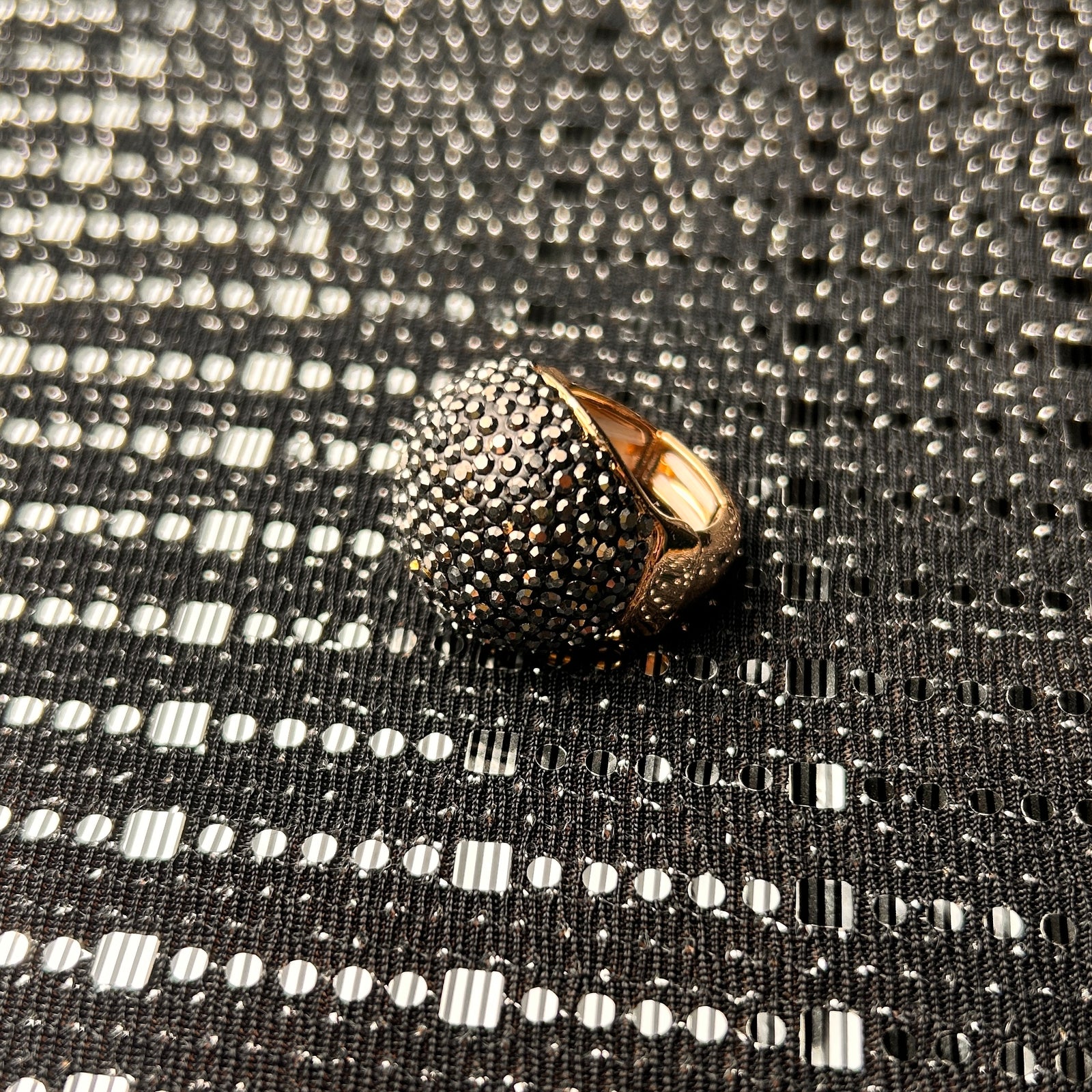 WILLAMINA crystal stretch cocktail ring