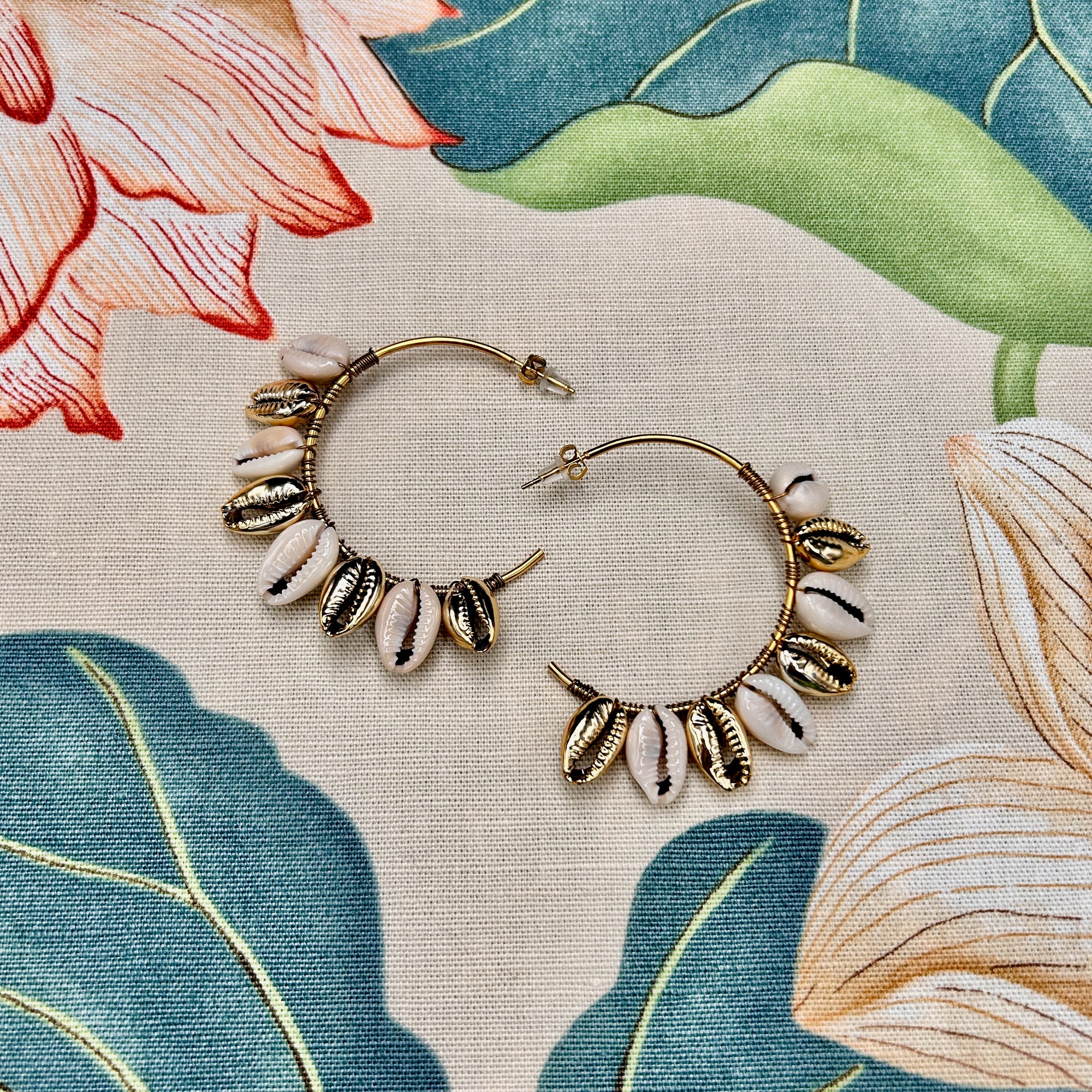 'Paula' metal and shell hoop earrings