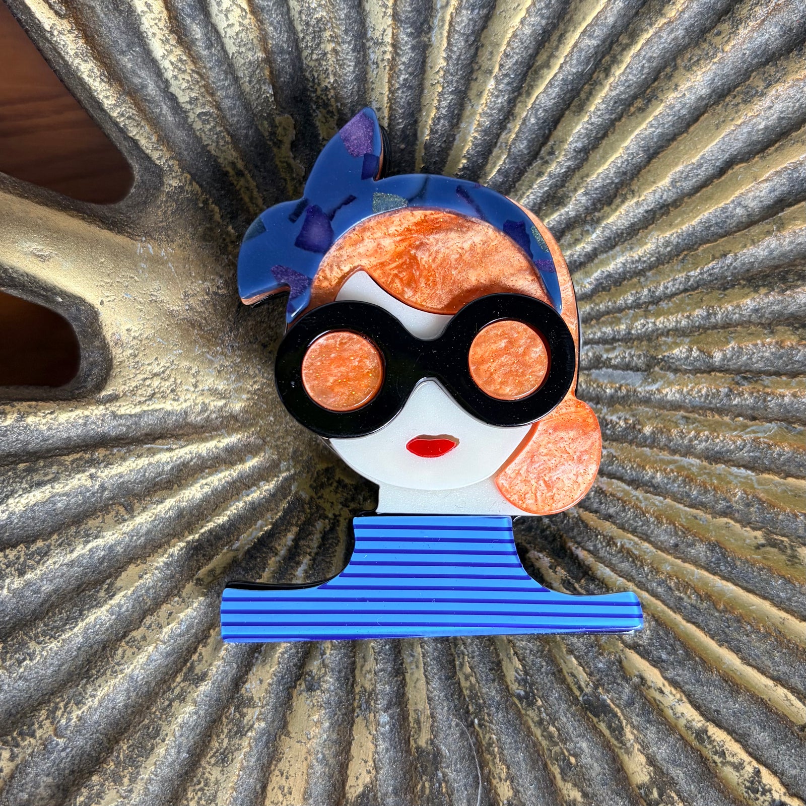 ALANI girl with glasses phone grip