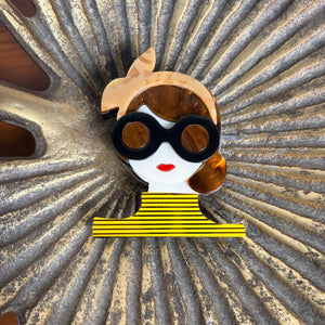 ALANI girl with glasses phone grip