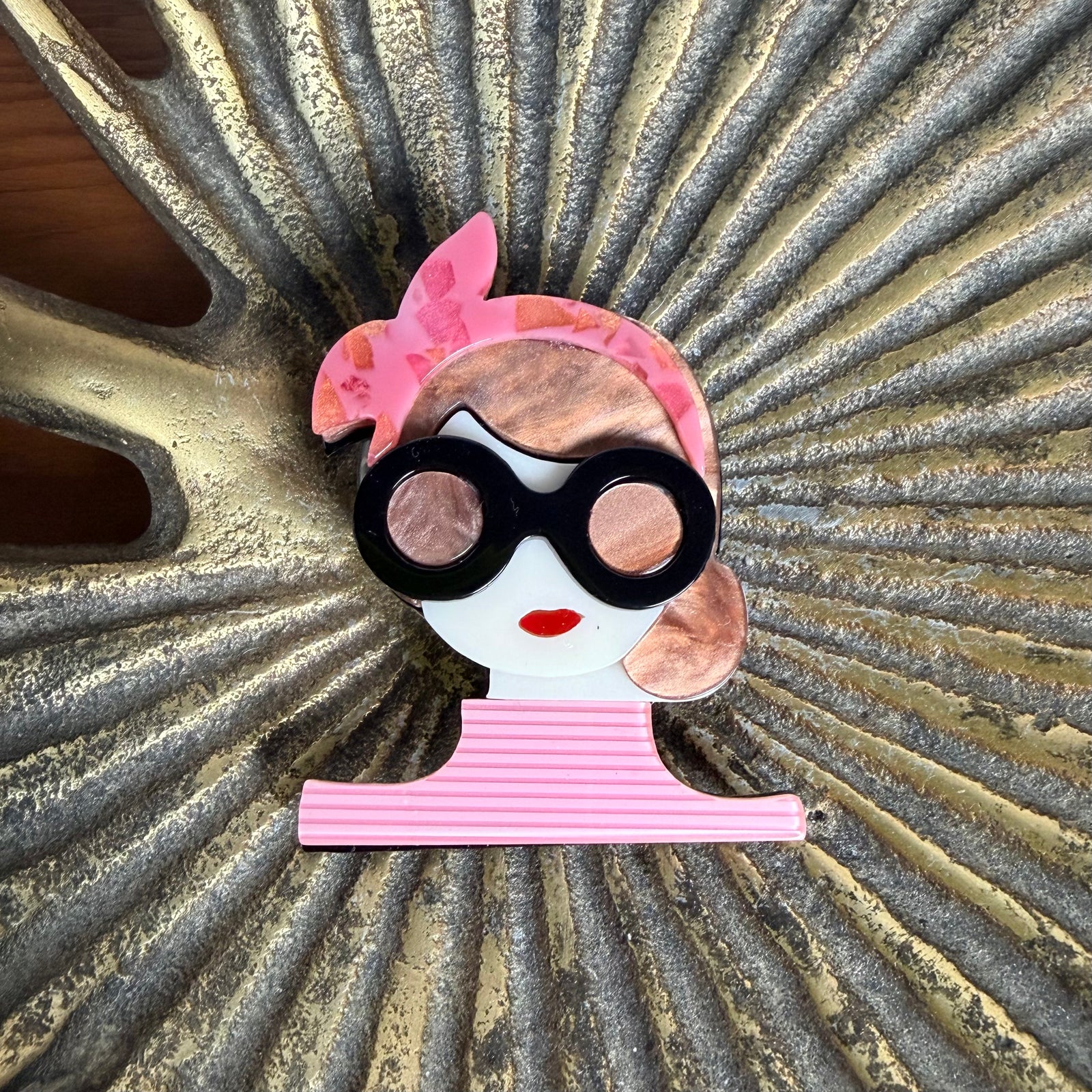 ALANI girl with glasses phone grip