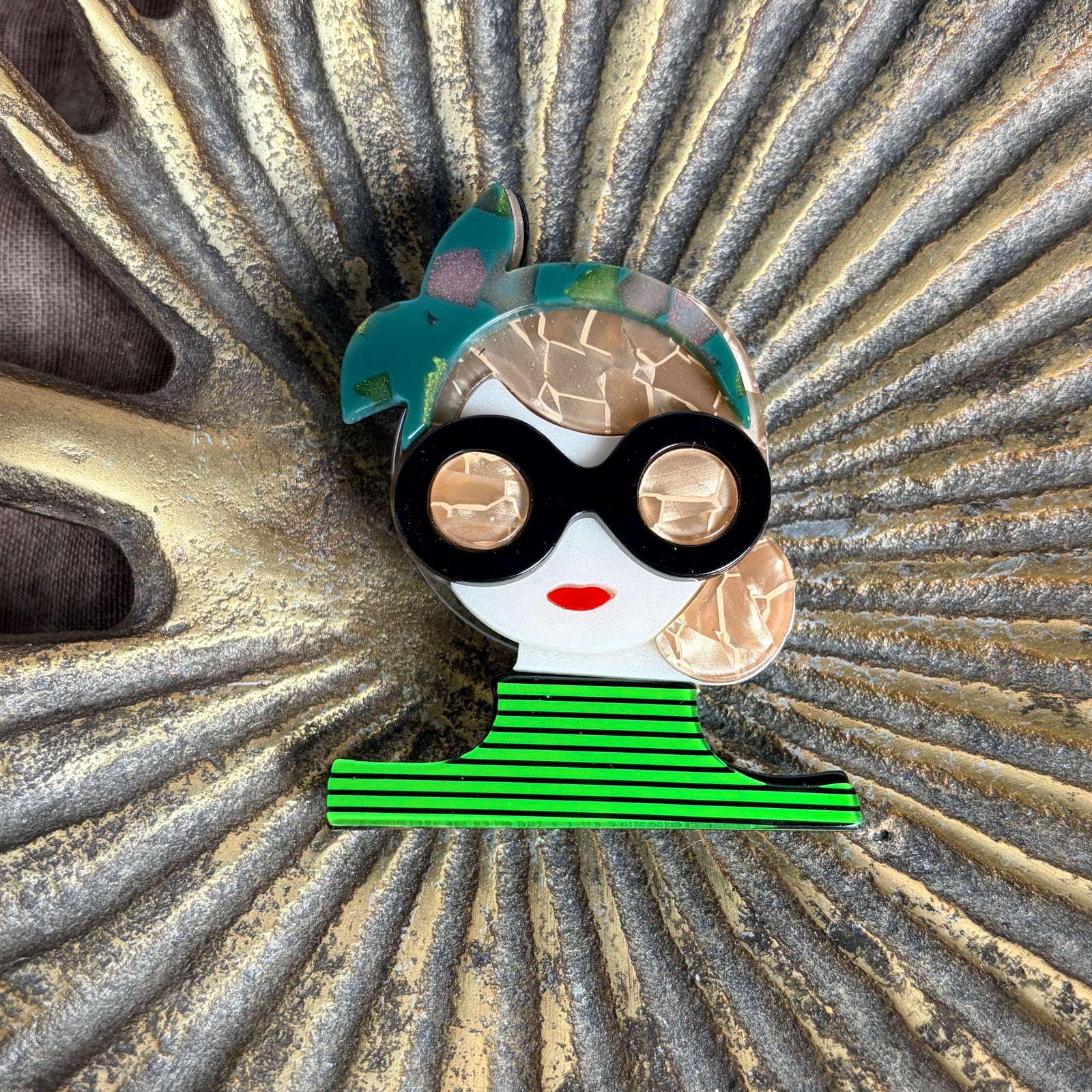 ALANI girl with glasses phone grip