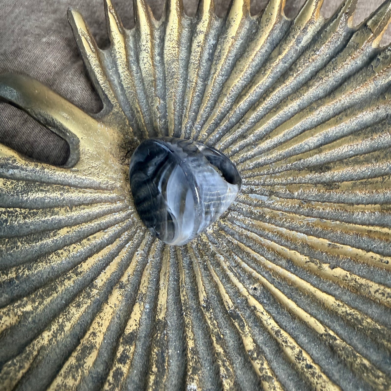 ALISON large round resin ring