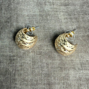 SAMANTHA small round textured metal hoop earrings