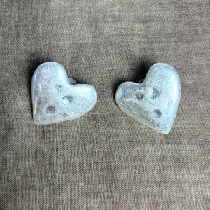 GRACE medium metal heart stud earrings