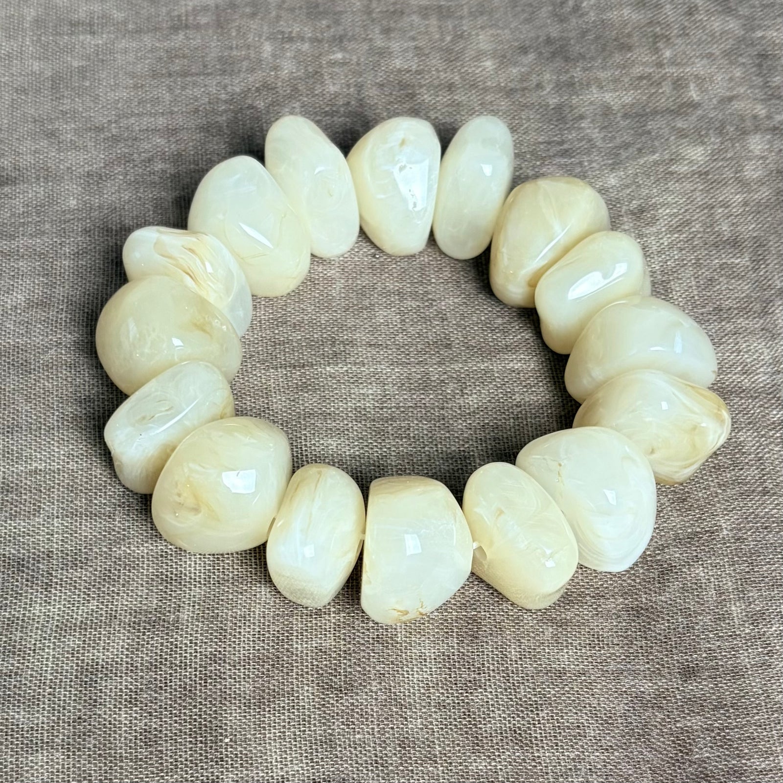 OLIVE resin beaded bracelet