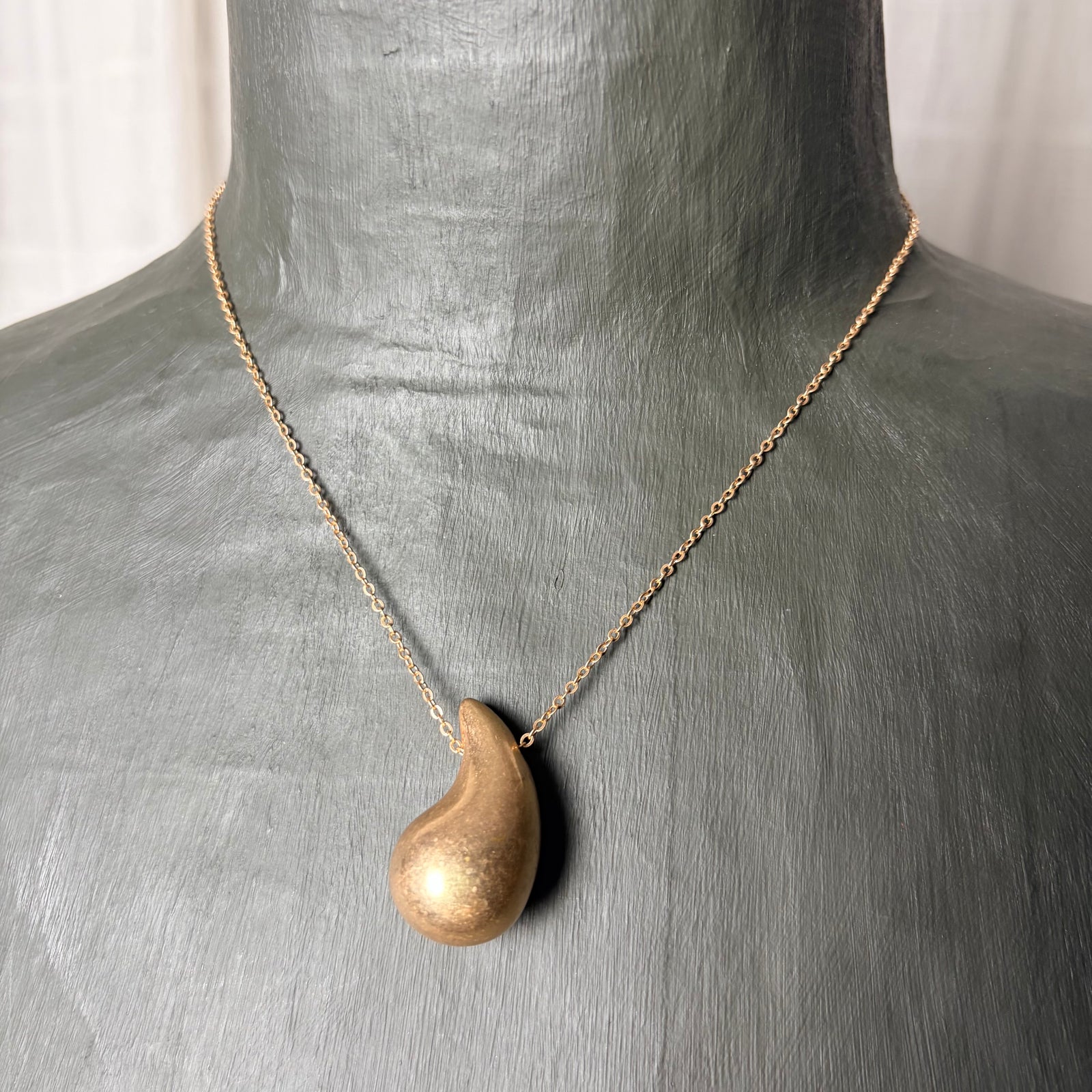 CELESTE teardrop pendant chain necklace