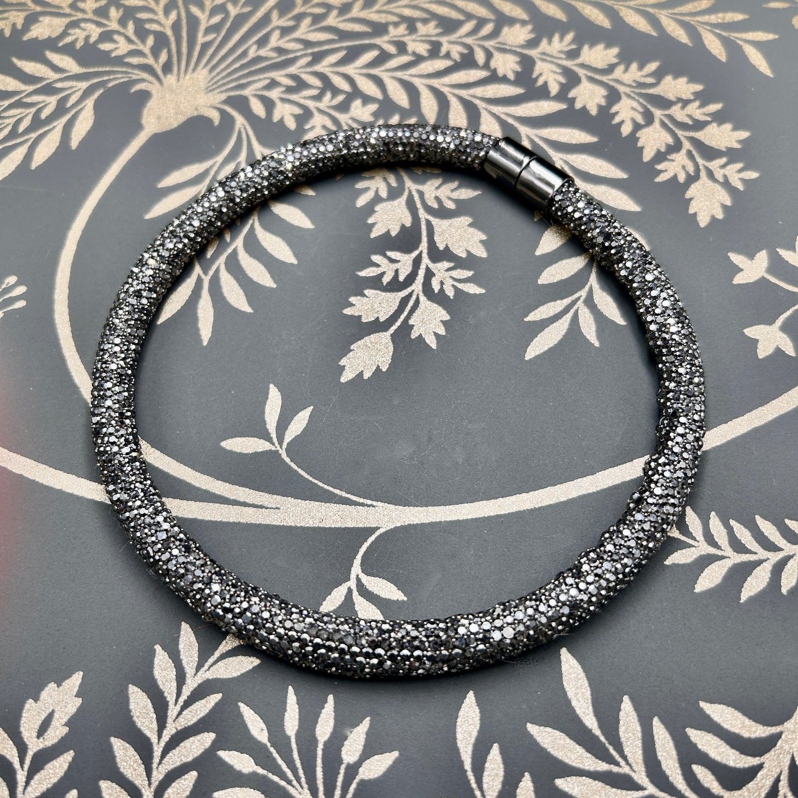 LORETTA metal and crystal choker necklace