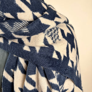 Diagonal houndstooth print reversible wool blend scarf 'RYE'