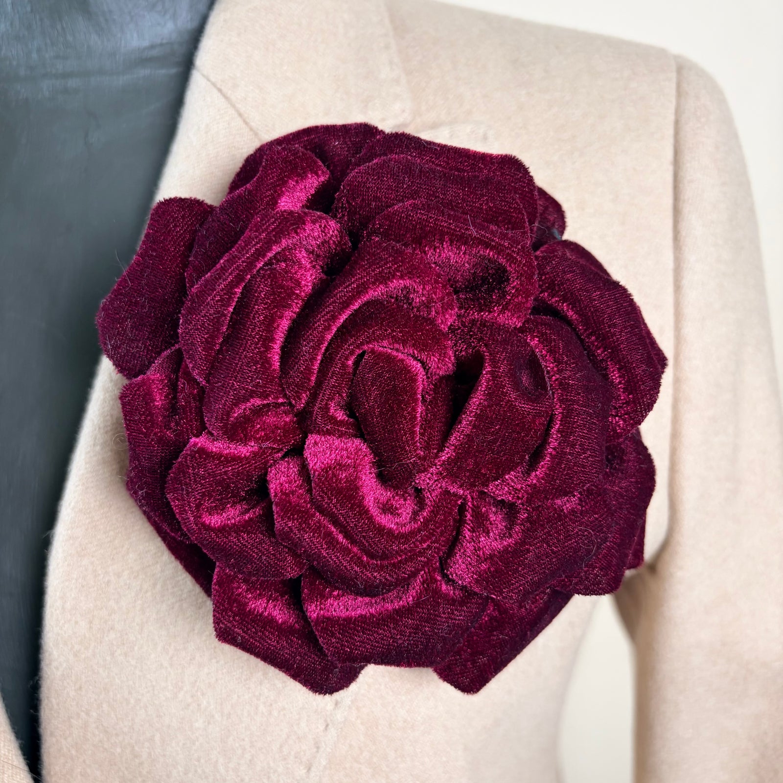 Large velvet flower brooch 'GUINEVERE'