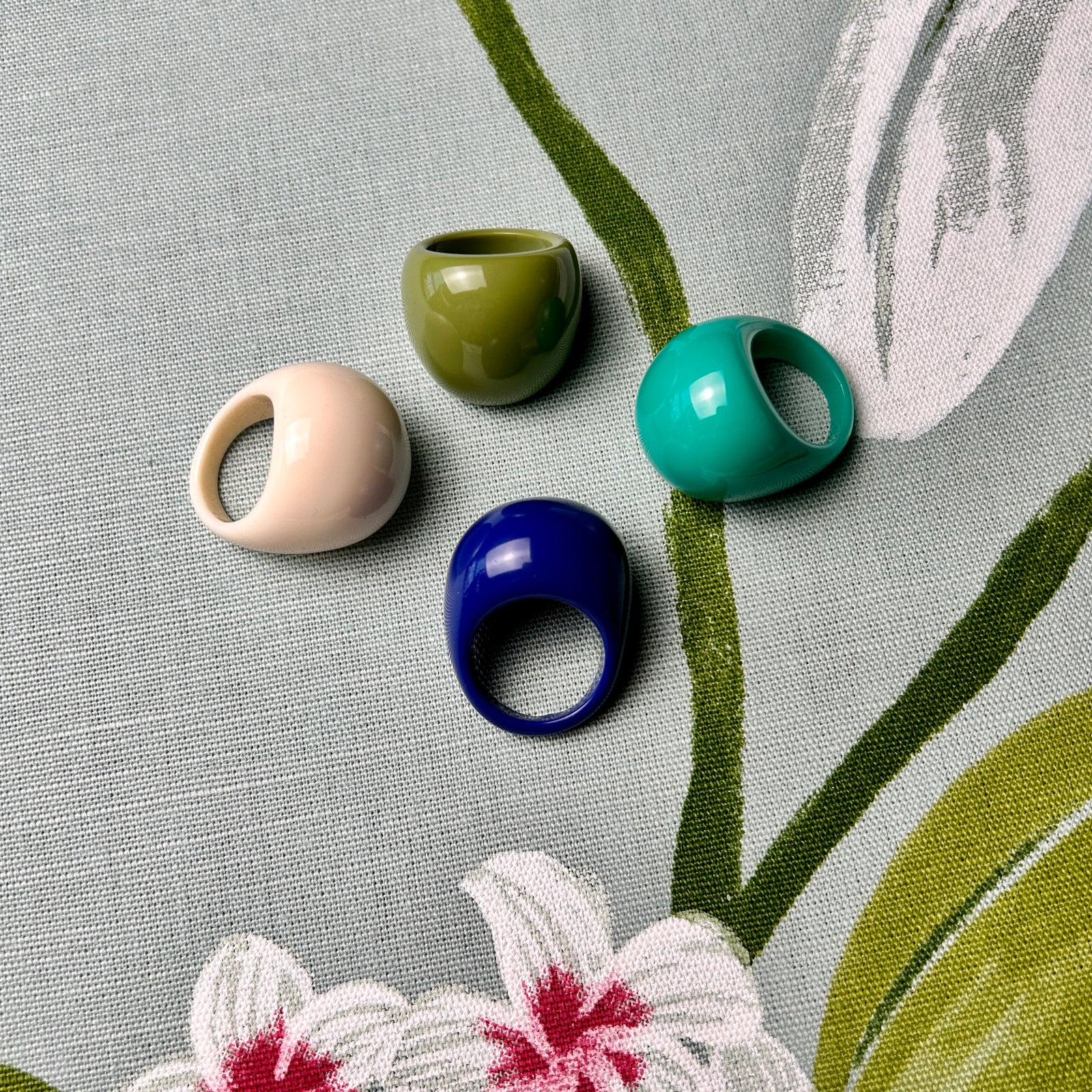 POPPY dome shaped resin cocktail ring