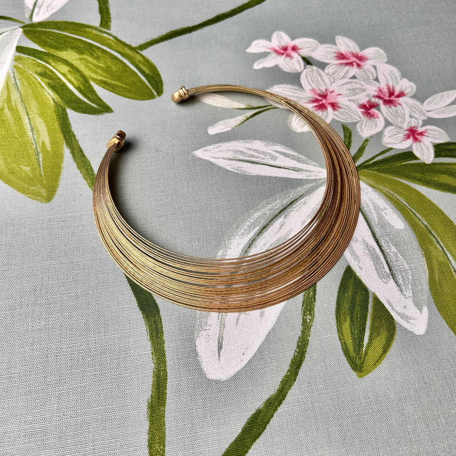 JACINTA metal wire choker necklace