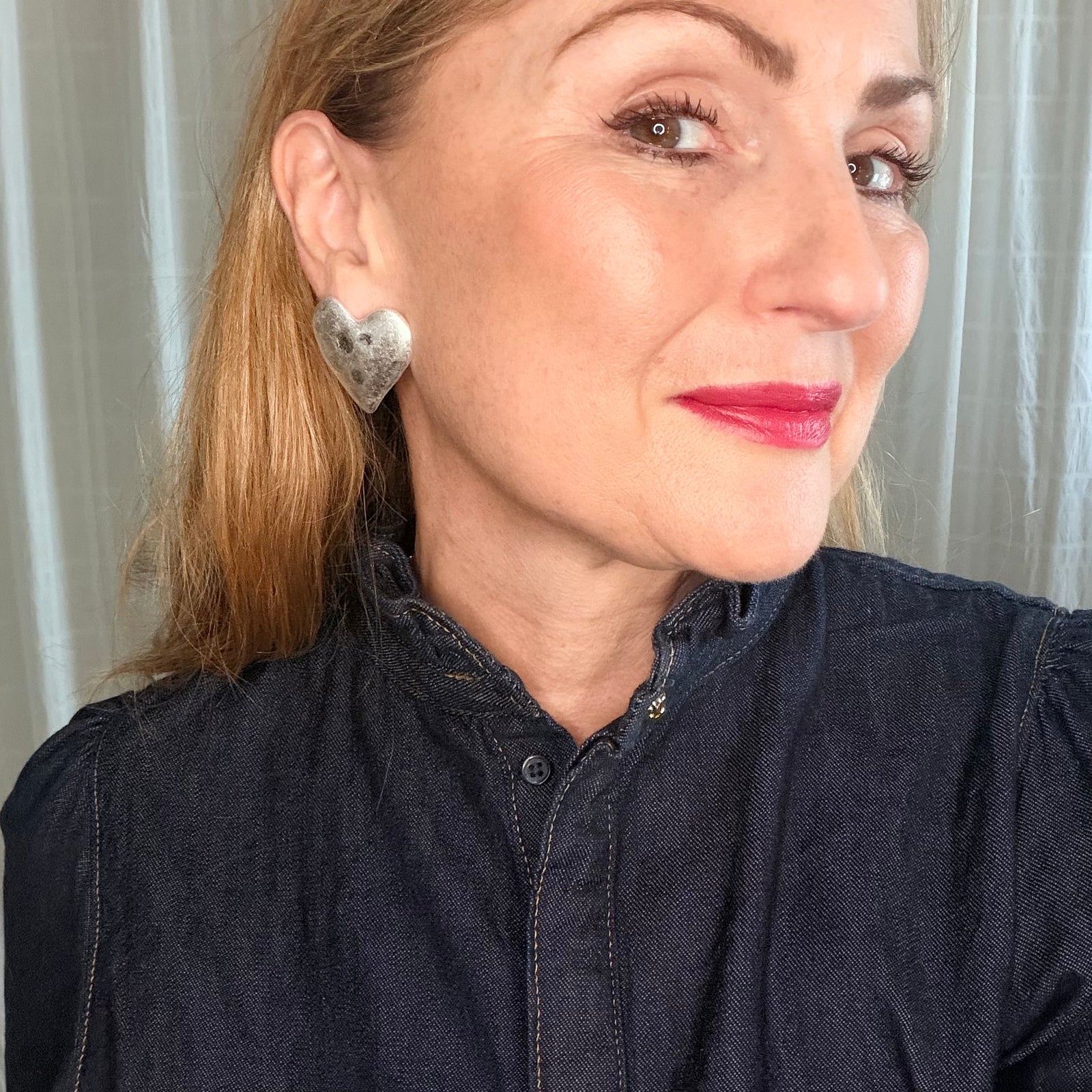 GRACE medium metal heart stud earrings