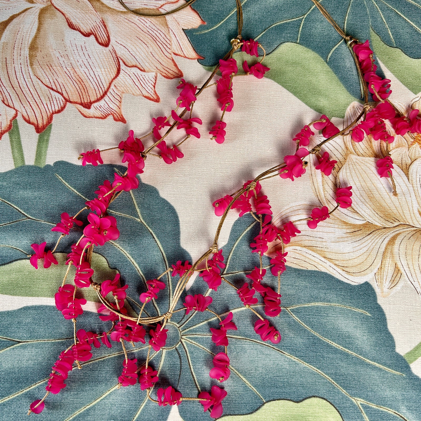 JULIA long resin bougainvillea necklace