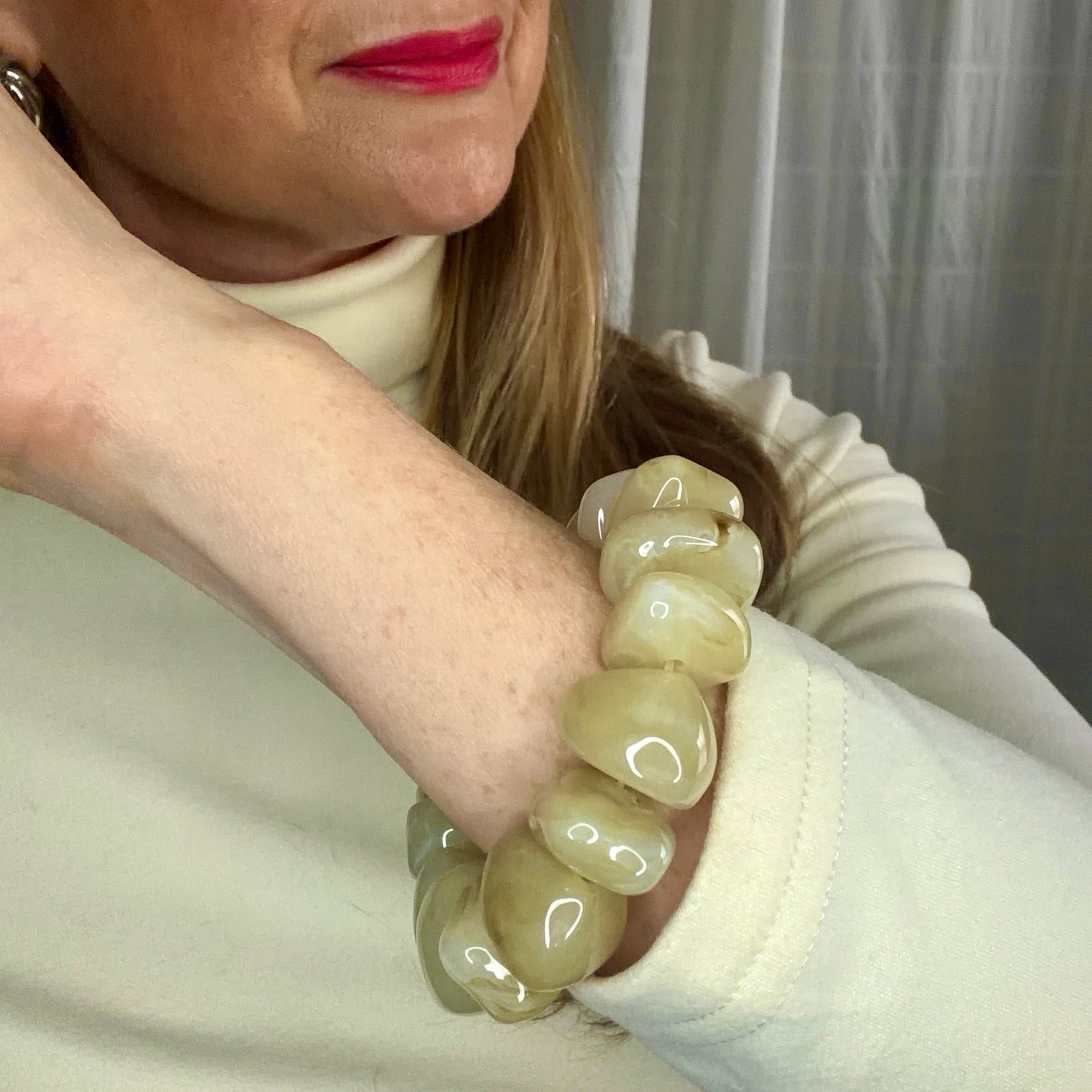 OLIVE resin beaded bracelet