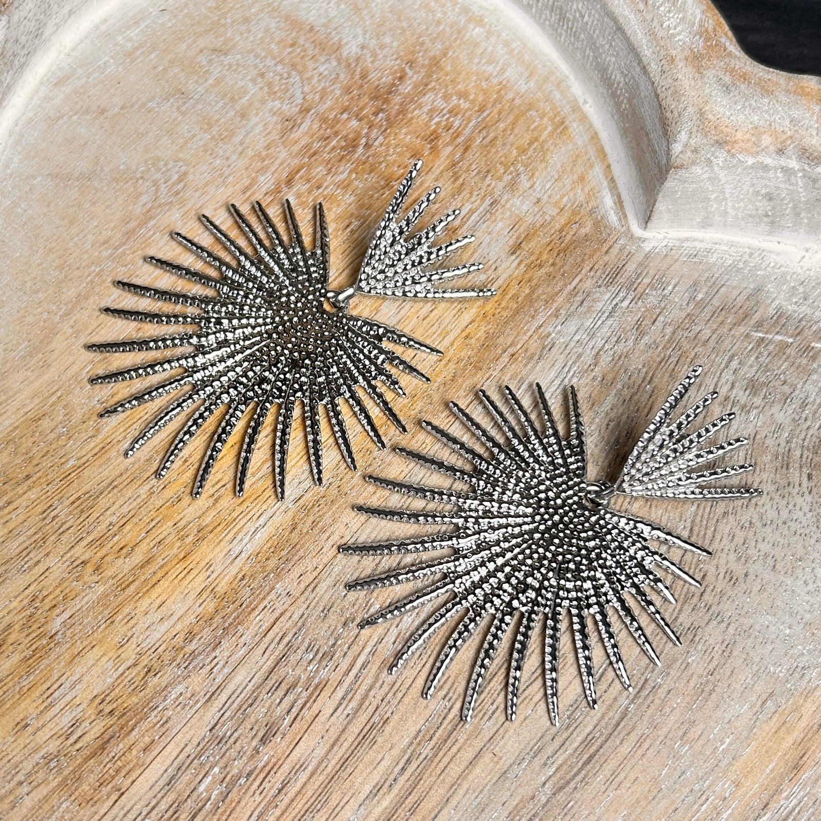 LULU fan-shaped heart pendant earrings