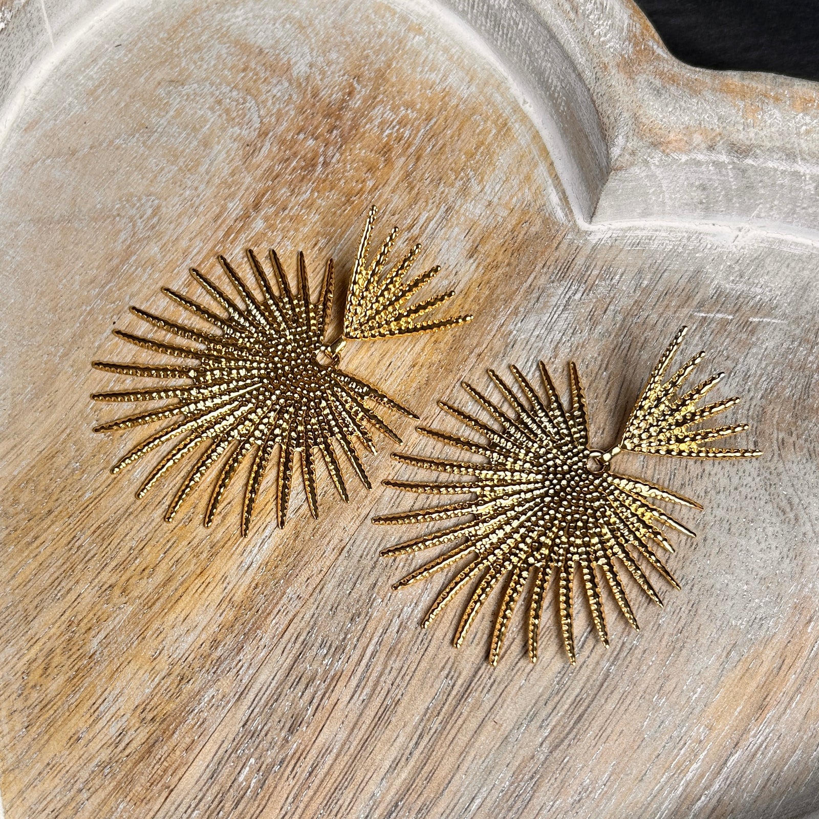 LULU fan-shaped heart pendant earrings