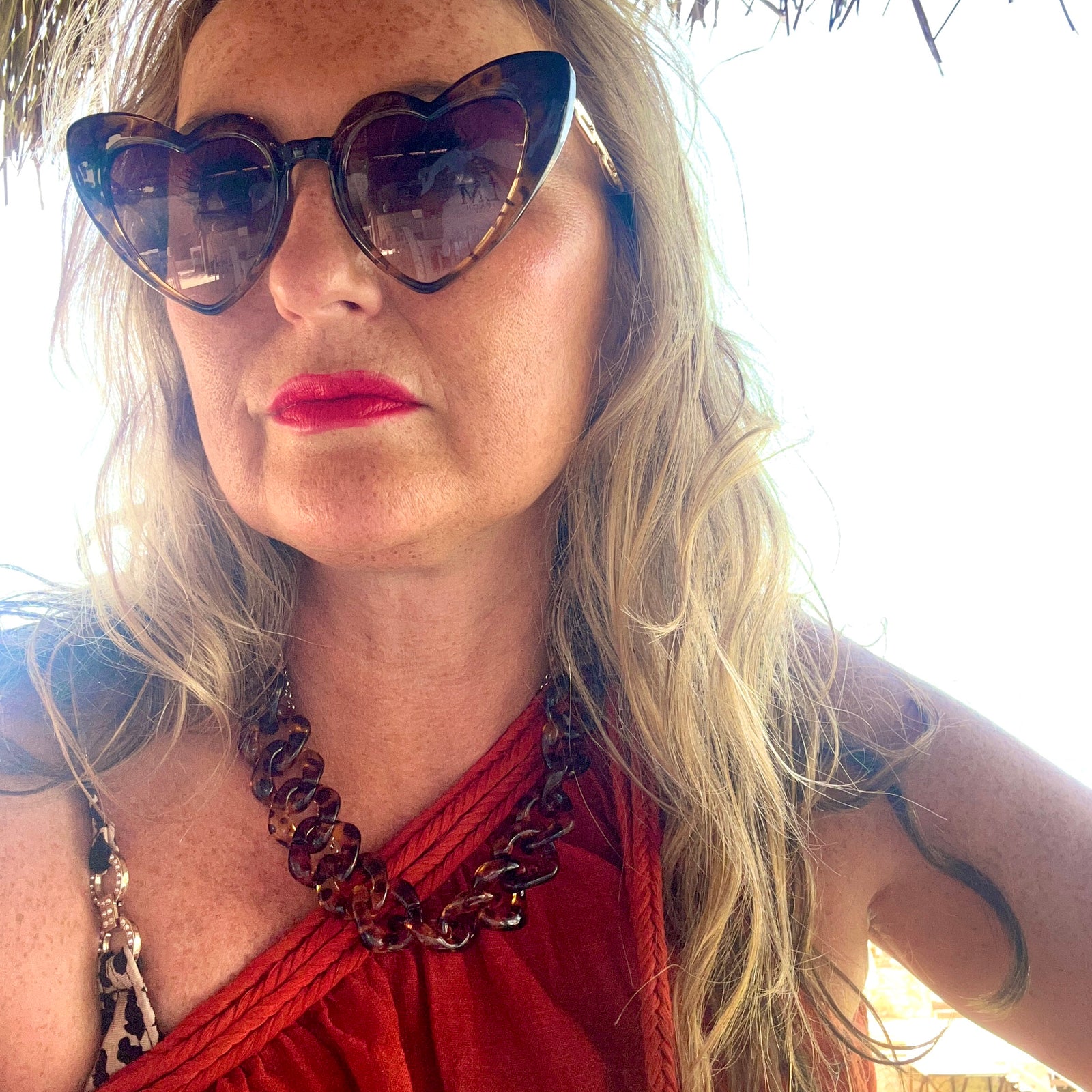 INEZ resin link short necklace