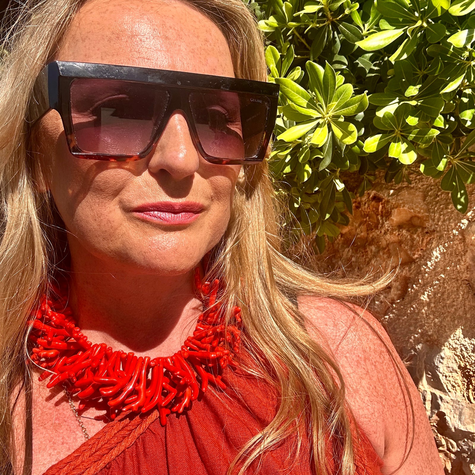 KELLY resin coral choker necklace