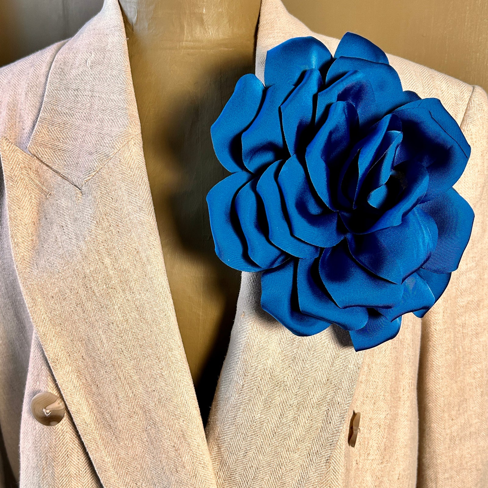 SUMMER oversized silky flower brooch/fascinator