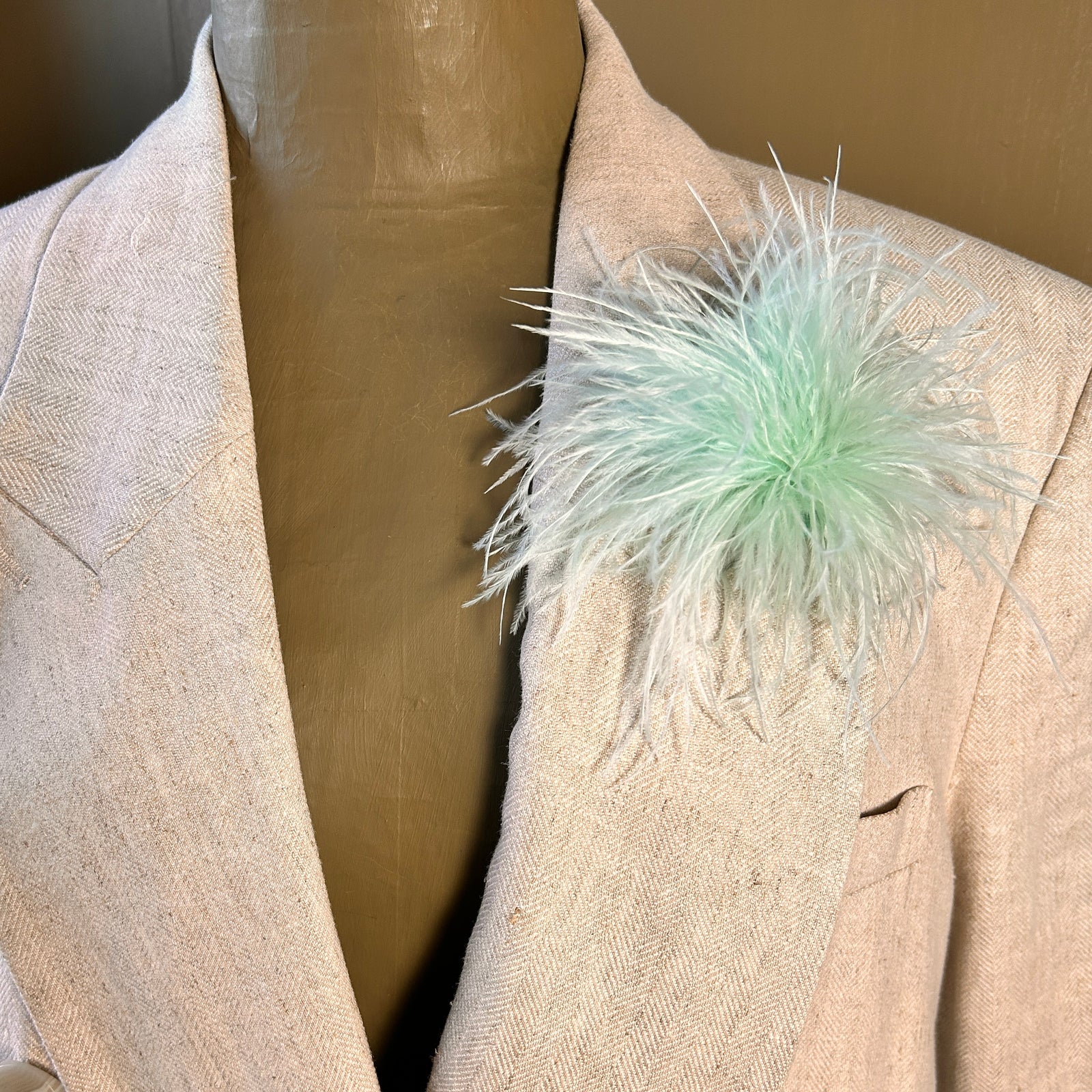 HARPER medium ostrich feather brooch and hair fascinator