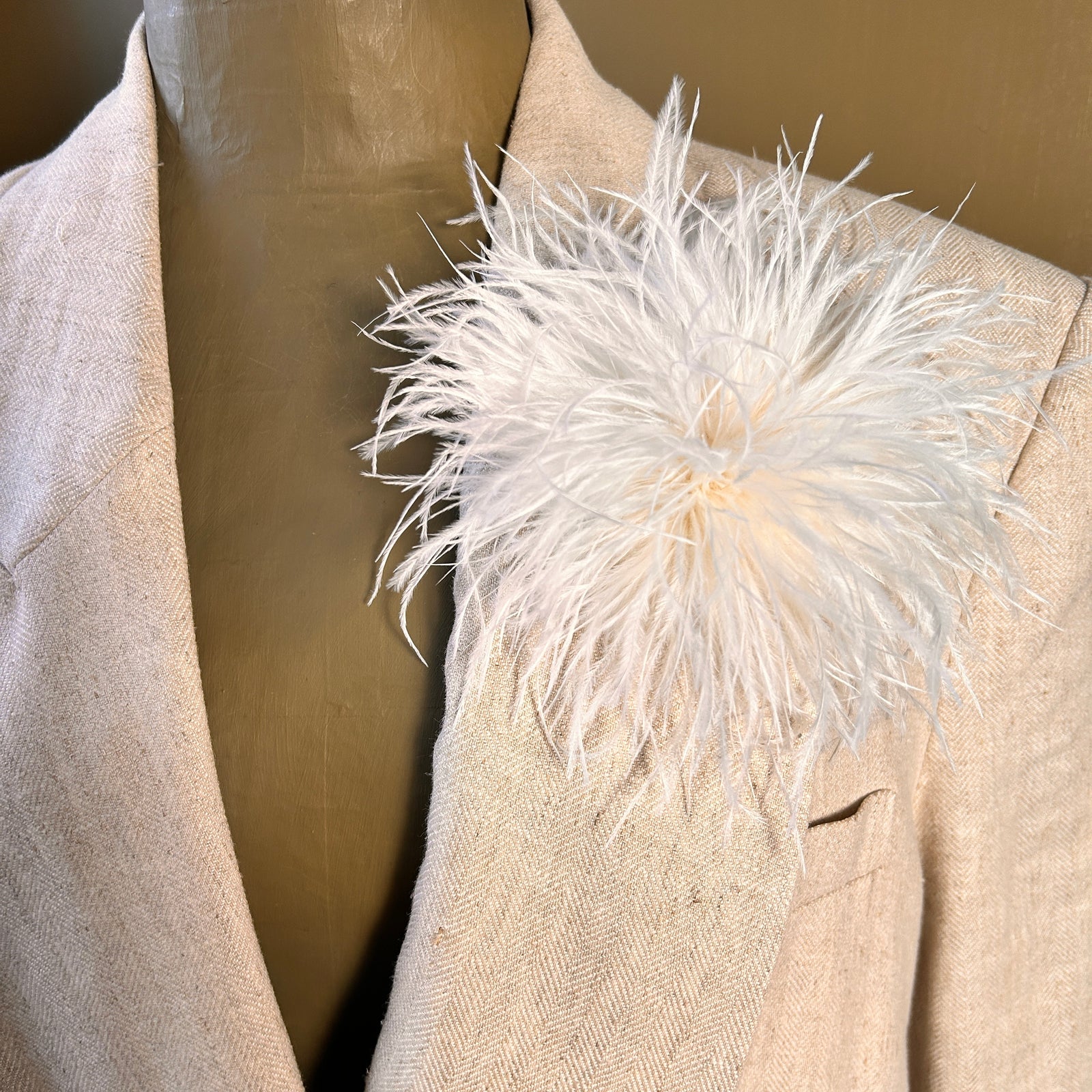HARPER medium ostrich feather brooch and hair fascinator