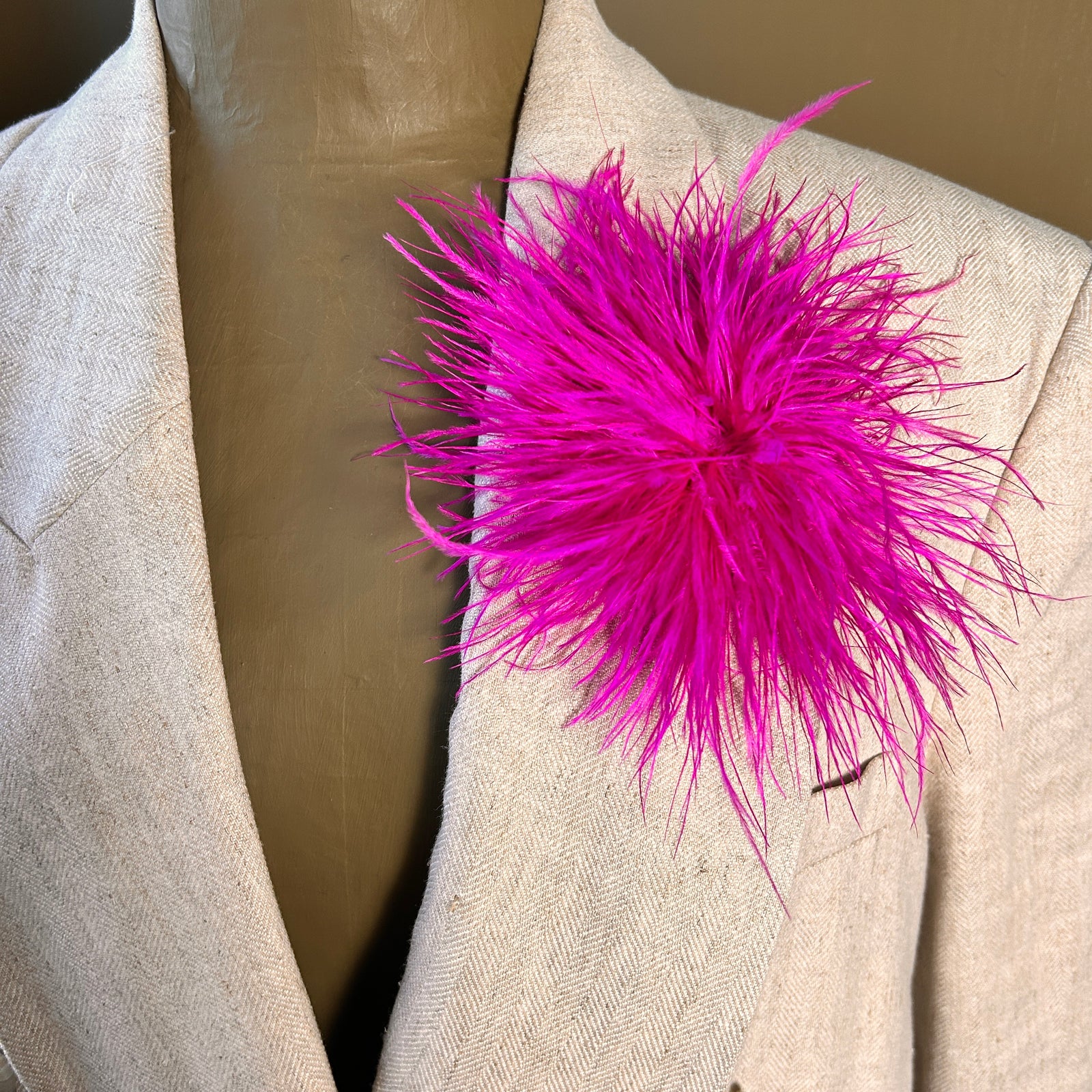 HARPER medium ostrich feather brooch and hair fascinator