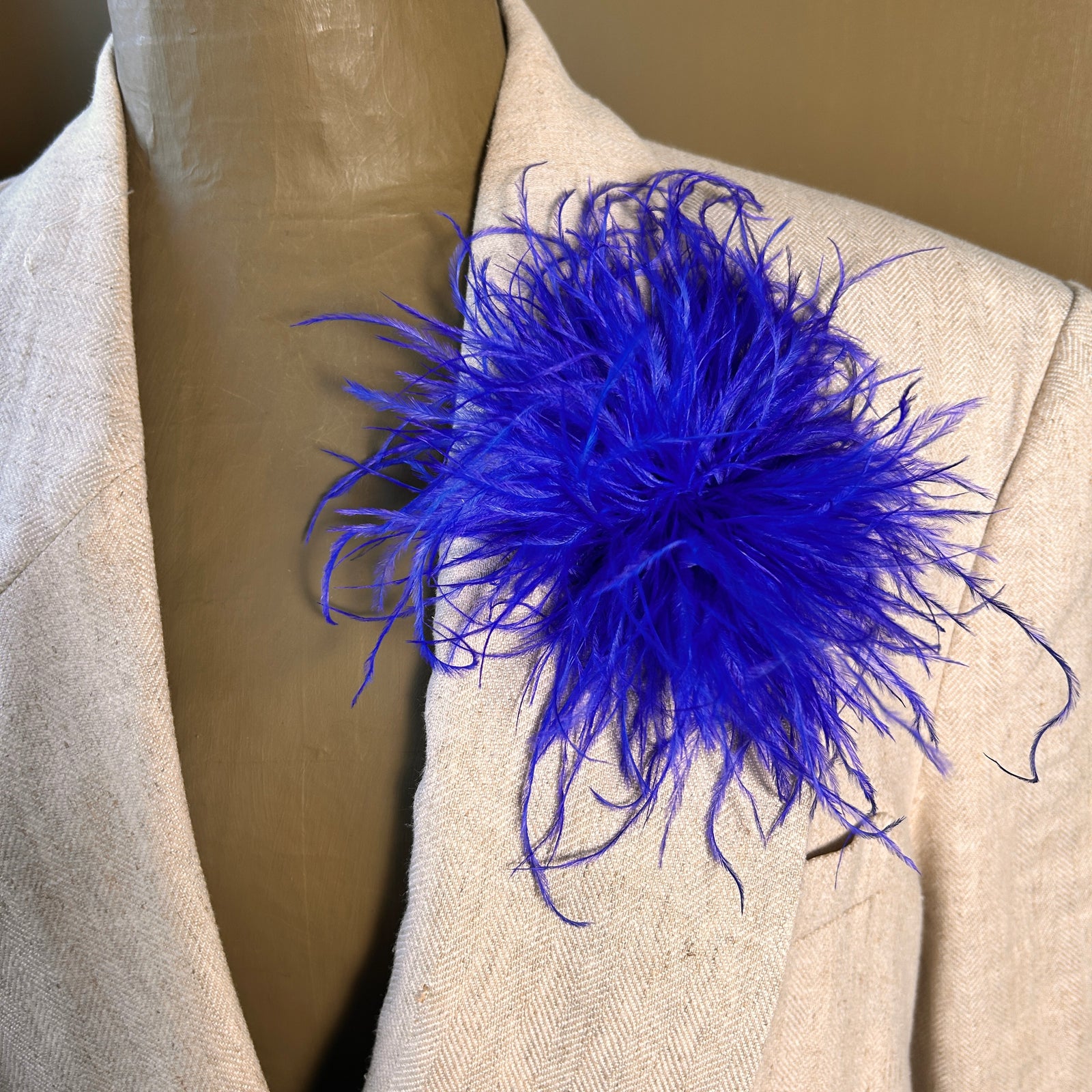 HARPER medium ostrich feather brooch and hair fascinator