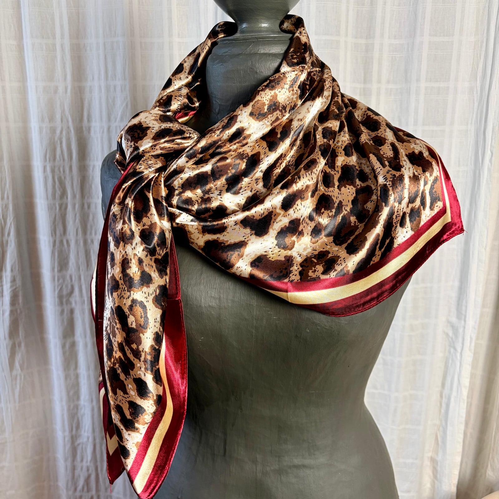 LONDON silky leopard print scarf